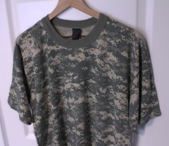 Vintage Universal Camouflage Pattern T-Shirt XL Tee Swing USA Single Stitch