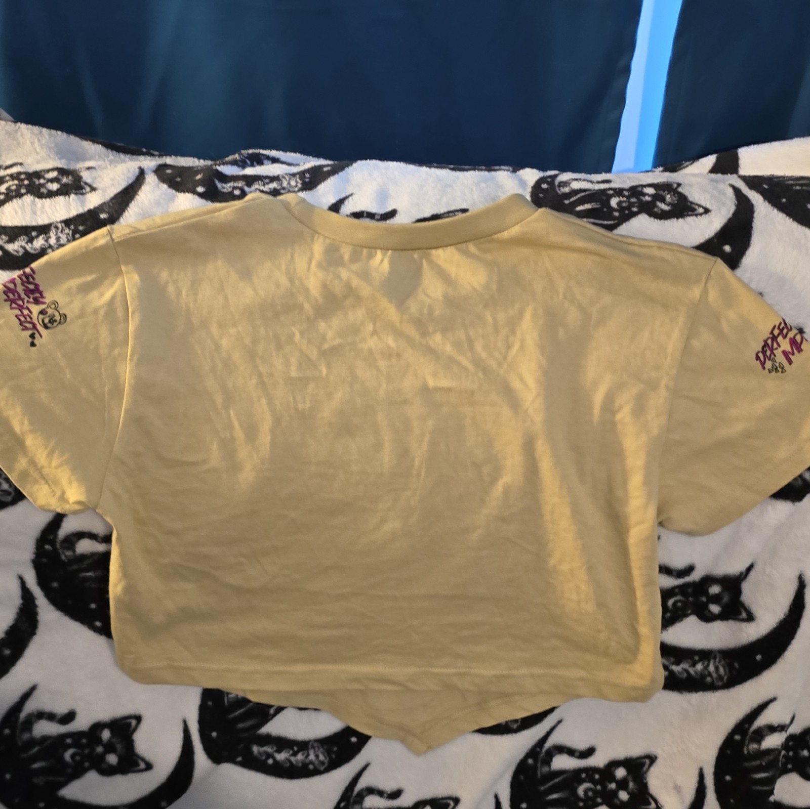 On Fire Men’s S Beige Crew Neck Short Sleeve Cotton Cropped Bear Graphic T-Shirt gallery