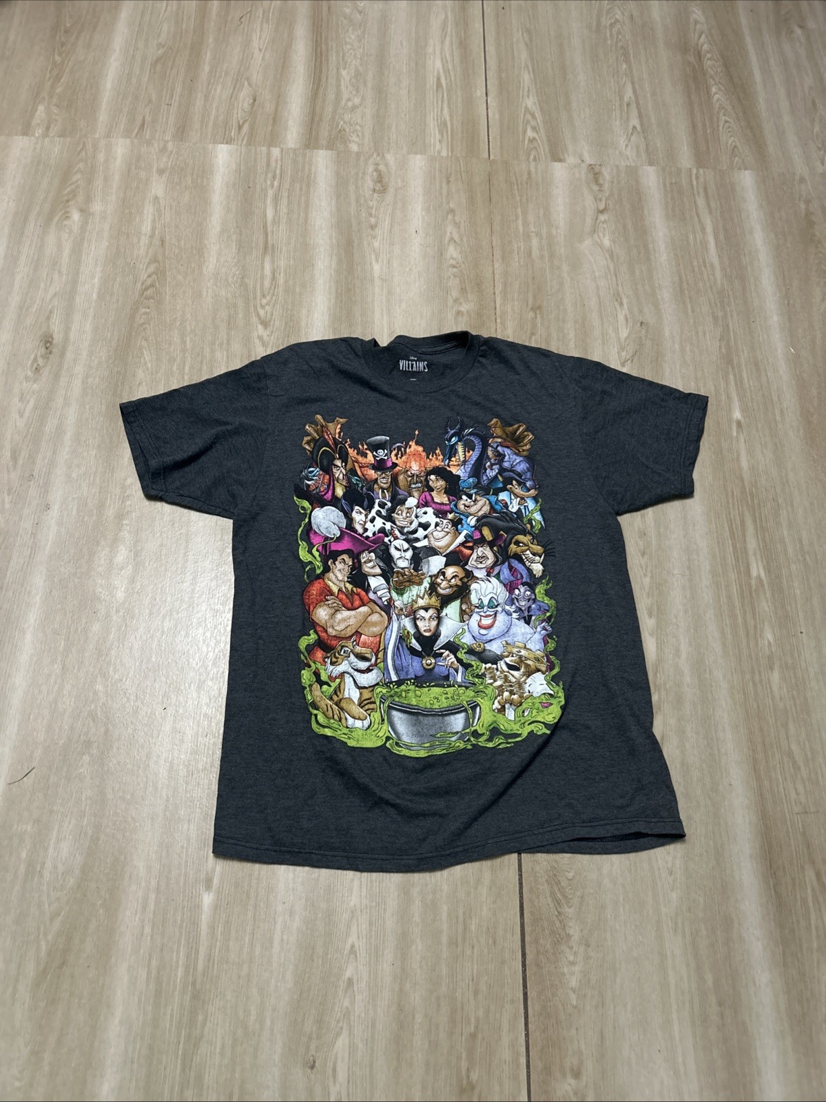 Disney Villains Gray T-Shirt Men’s Size L