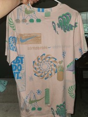 The NIKE tee MENS Medium EUC pink Graphic