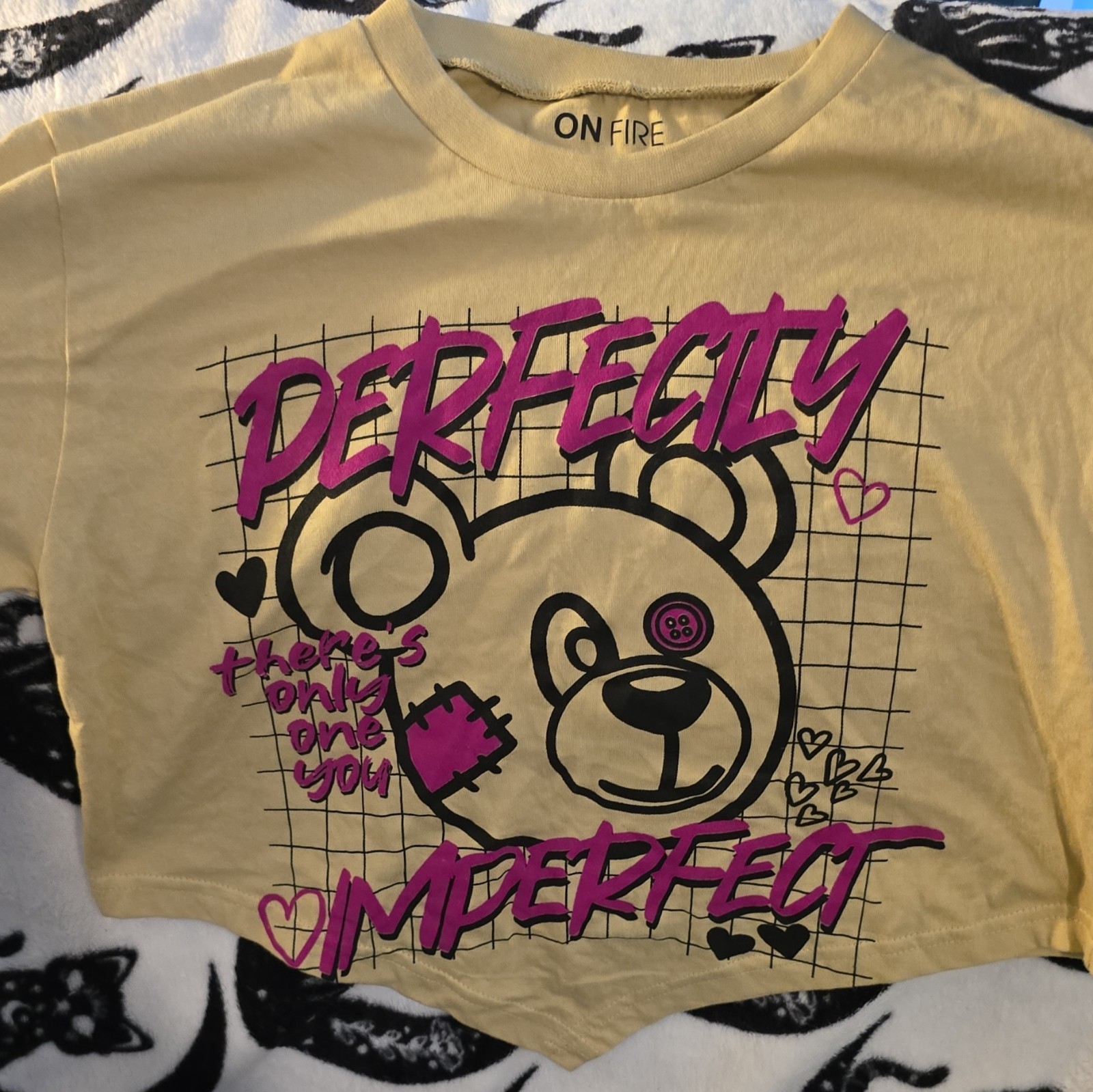 On Fire Men’s S Beige Crew Neck Short Sleeve Cotton Cropped Bear Graphic T-Shirt gallery