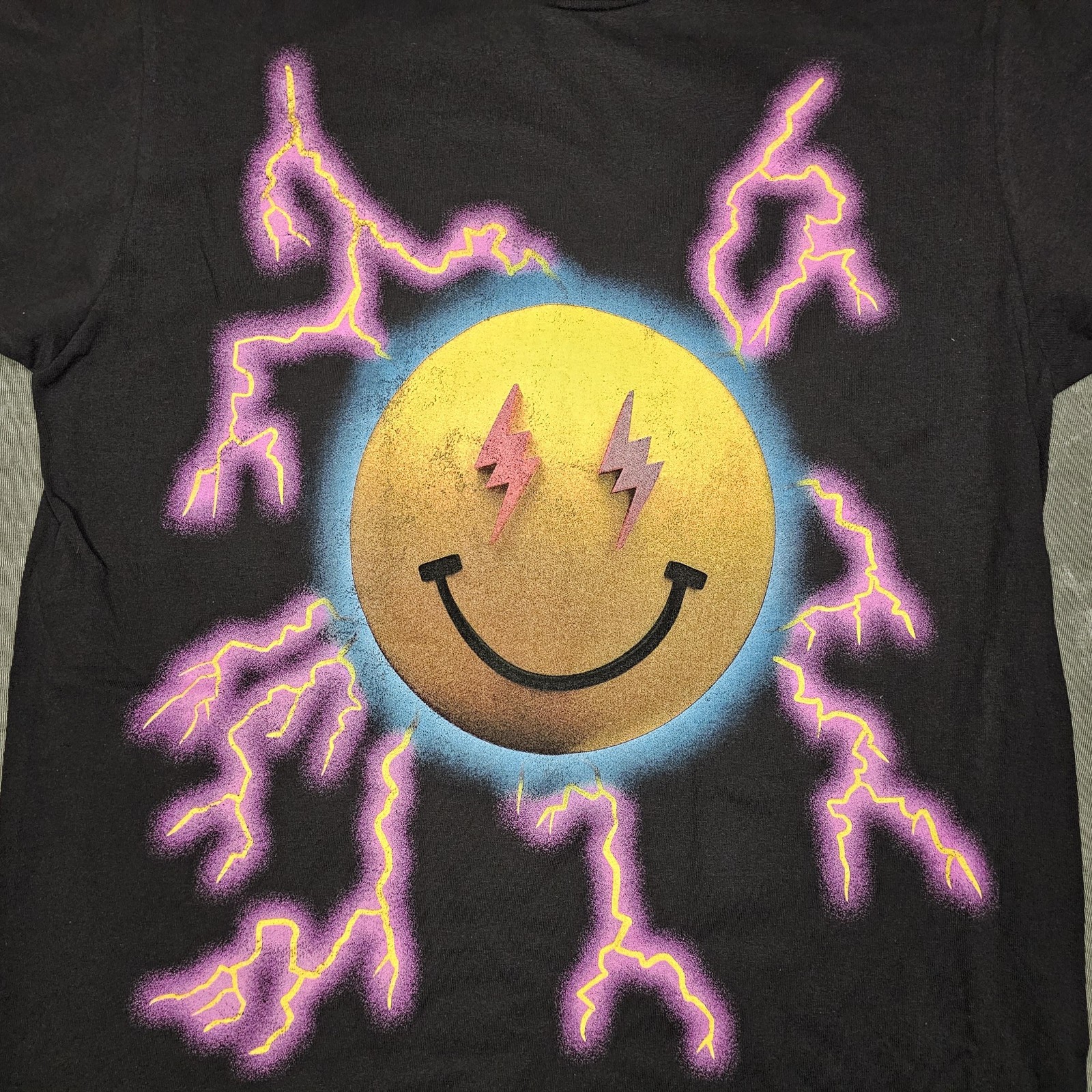 J Balvin Jose Tour 2022 Shirt Mens Large Black Lightning Smiley Face Concert Tee gallery