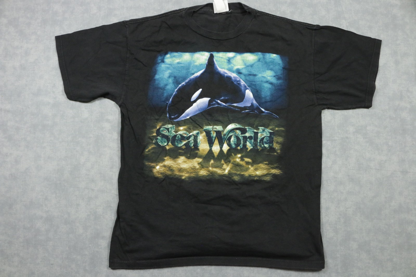 Vintage Sea World Shirt Mens Large Orca Whale Made USA Ocean Graphic 90s Tee