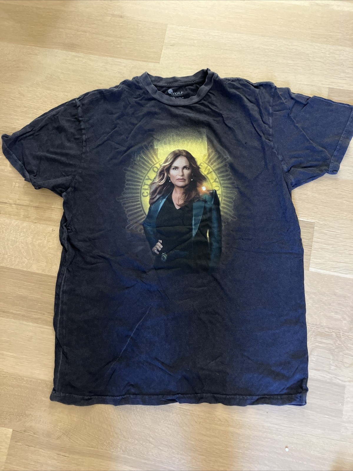 Law And Order Mariska Hargitay T-shirt official Crew Schwag gallery