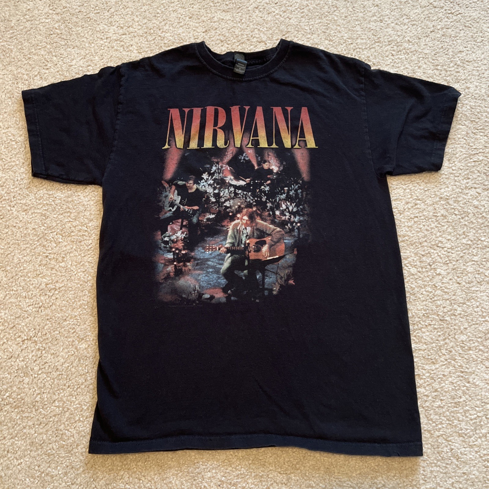 M&O Gold 2010 Nirvana Kurt Cobain Unplugged Set men's tshirt in black size M gallery