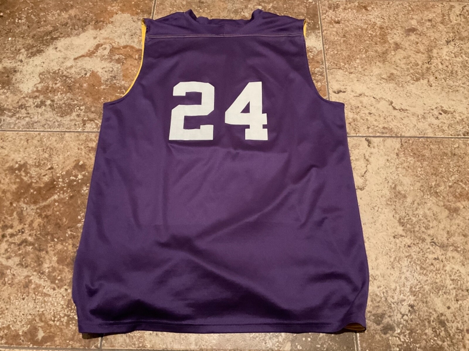 ALLESON ATHLETICS LAKERS #24 KOBE BRYANT REVERSIBLE MESH JERSEY ( MENS MEDIUM ) gallery