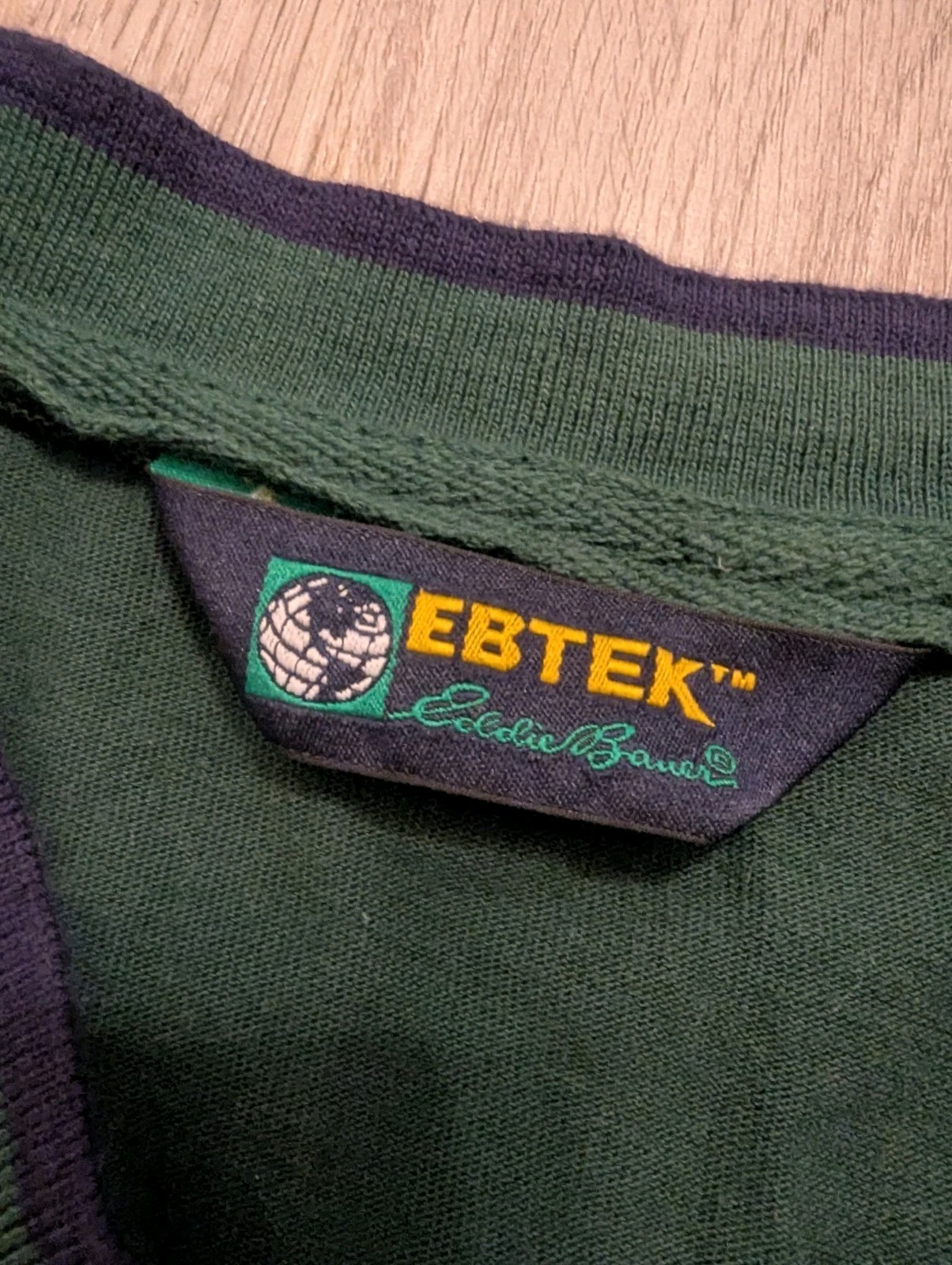 Eddie Bauer EBTEK Vintage Y2K Men's L Green/White Colorblock V-Neck Logo T-Shirt gallery