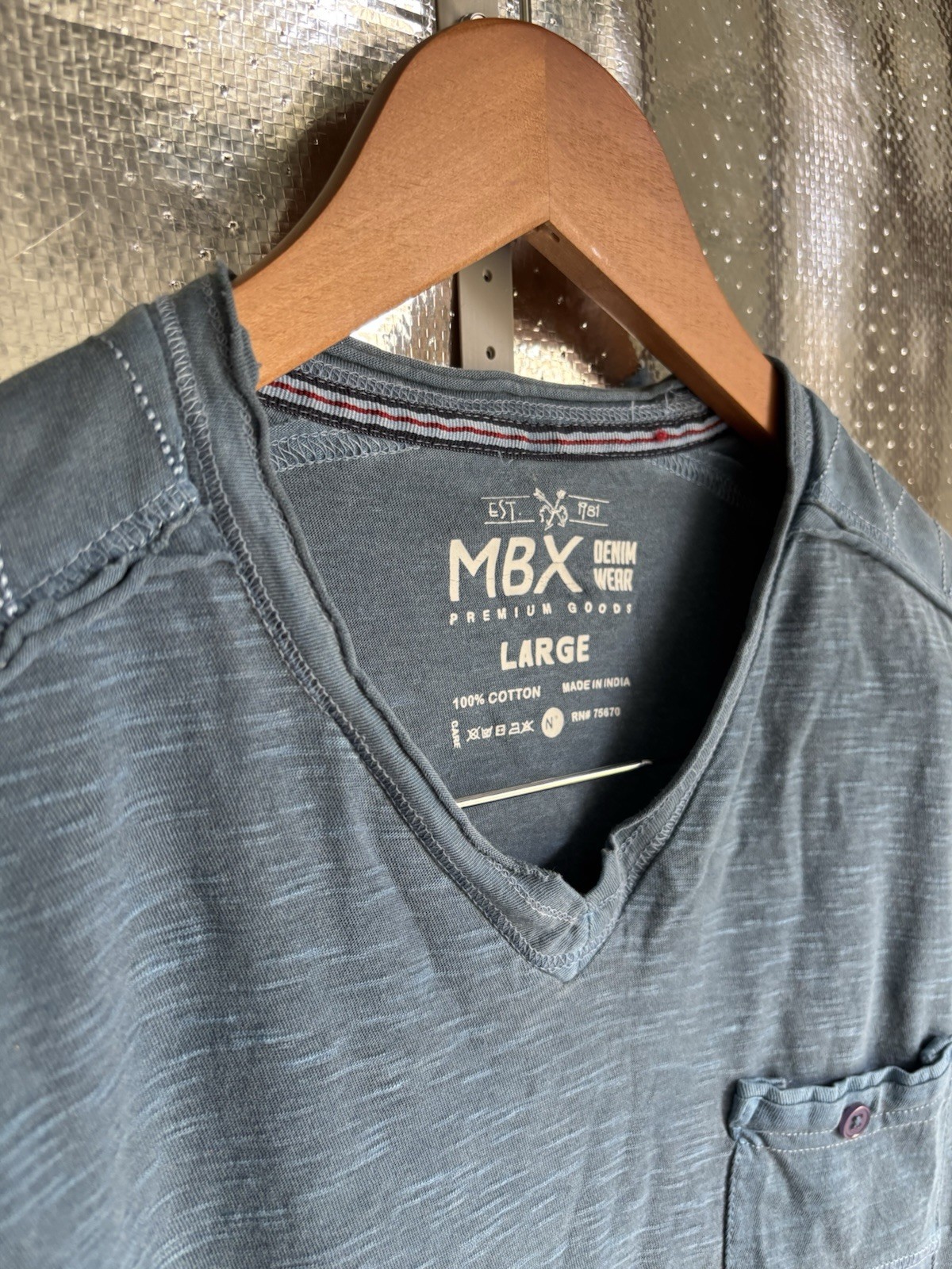 MBX Men's Blue Solid V-Neck Pocket Knit Cotton Short Sleeve T-Shirt Size L gallery