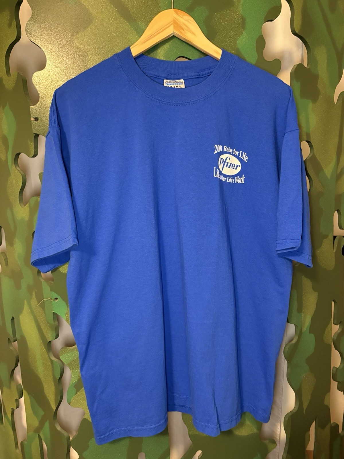 Vintage 2001 Pfizer Relay T Shirt Gilden Ultra Cotton Size XL