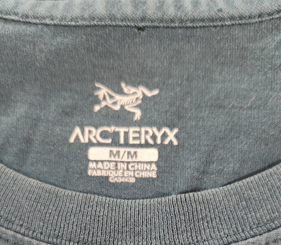 Arc’teryx T‑Shirt Men’s Size M Performance Outdoor Tee gallery
