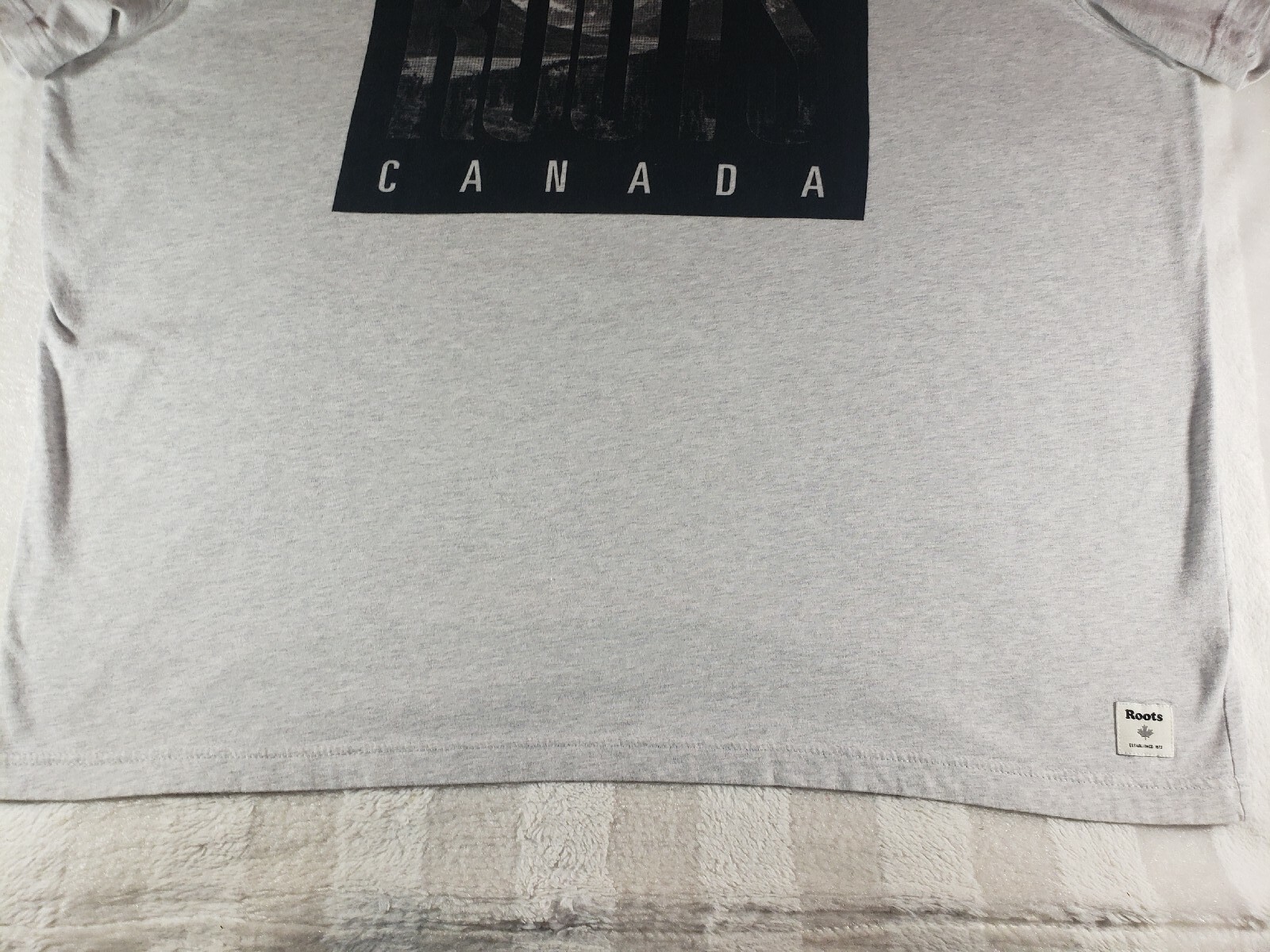 Roots Canada Gray T Shirt Mens Graphic River Lake Mountains Trees Wilderness XXL gallery
