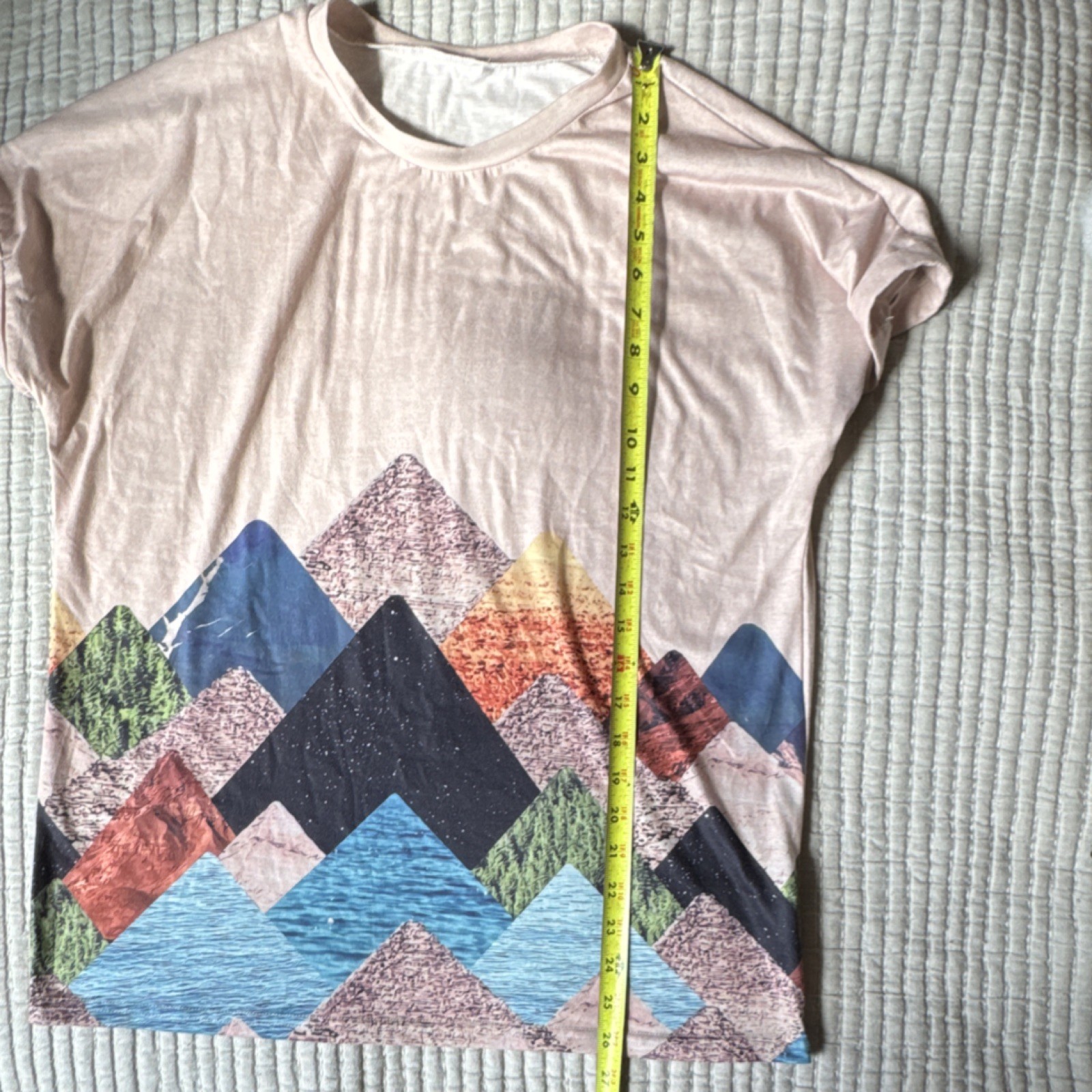 Pink Mountain Graphic Print T-Shirt 95% Polyester 5% Spandex Short Sleeve gallery