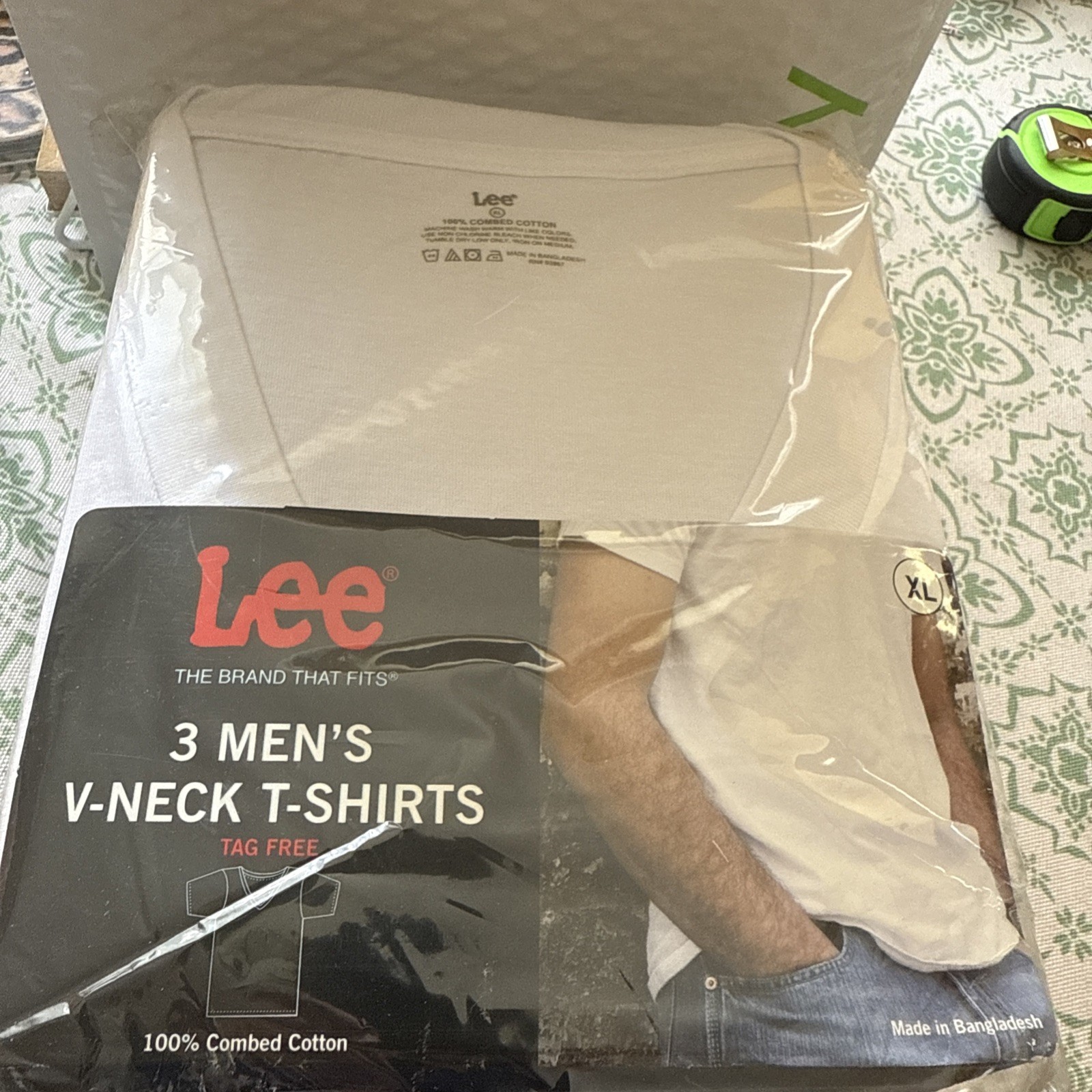 Lee T-Shirt V-neck 3-Pack Size XL White 100% Combed Cotton New Tee Shirts gallery