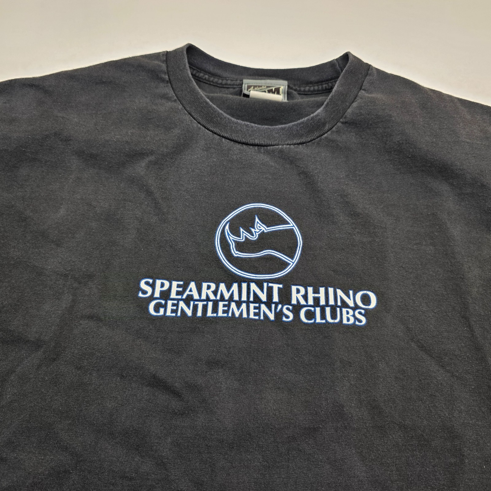 VTG Spearmint Rhino Strip Club T-Shirt Men 2XL Rhino Money Stripper Fade Y2K gallery