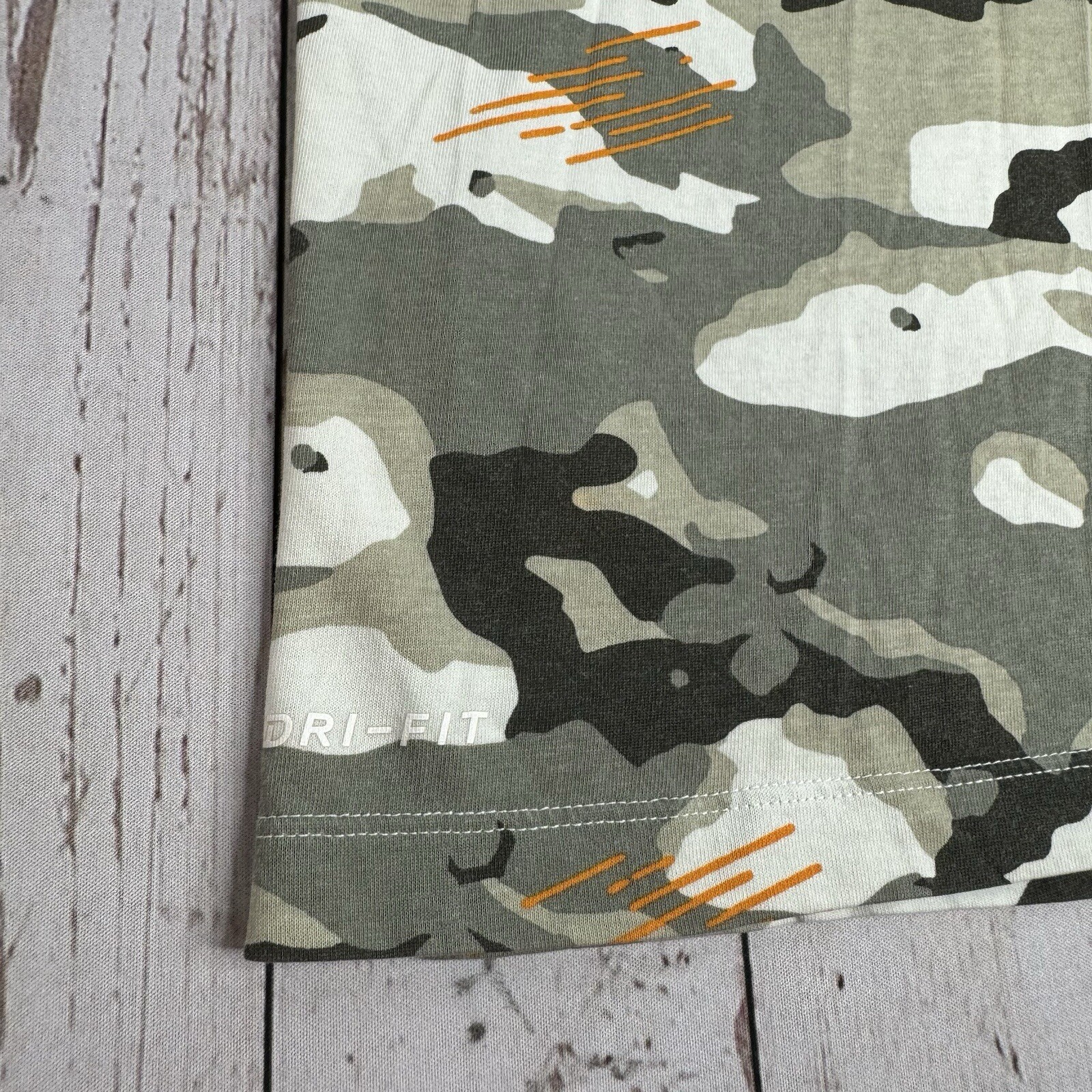 Nike Athlete DriFit Short Sleeve T Shirt Brown Camo Camouflage Mens Medium Tee gallery
