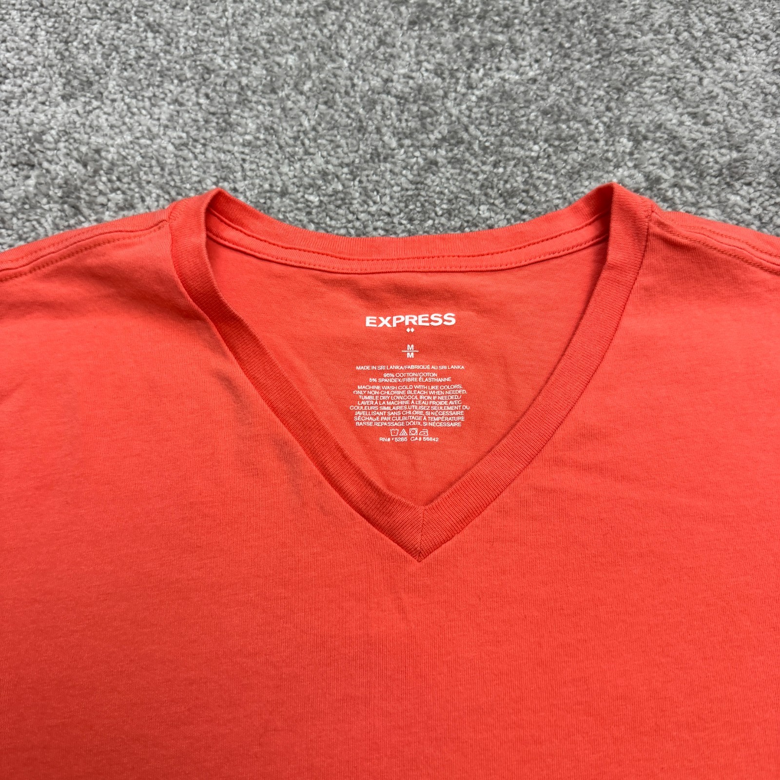 Express Basic V-Neck T-Shirt Mens Medium Coral Orange Short Sleeve Cotton Tee gallery