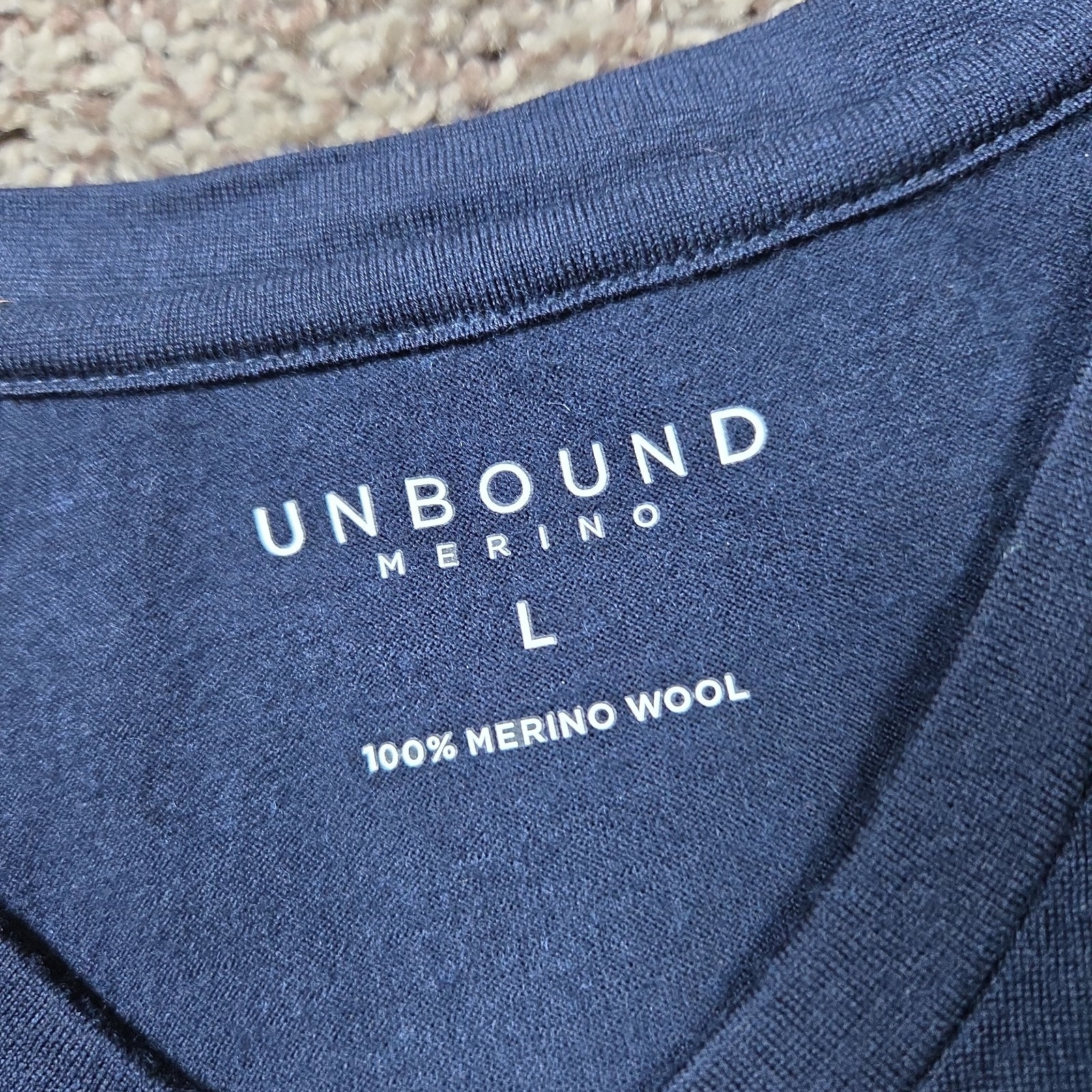 UNBOUND Shirt Men's Large Dark Blue 100% Merino Fine Wool V-Neck Jersey T-Shirt gallery