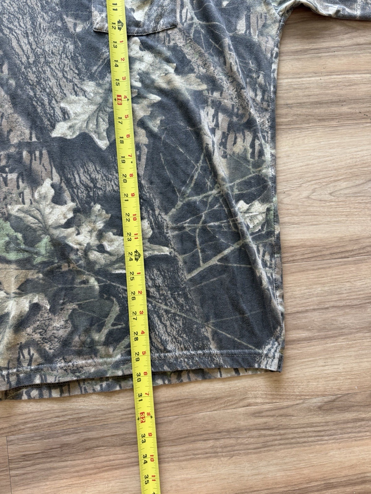 Lot of 3 Vintage Mossy Oak and Realtree Camo Long Sleeve Pocket T-Shirts gallery
