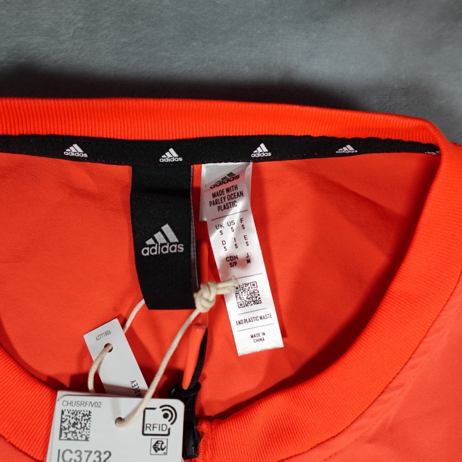 Adidas 1/4 Zip City Escape T Shirt Mens S Oversized Relaxed New With Defect! gallery