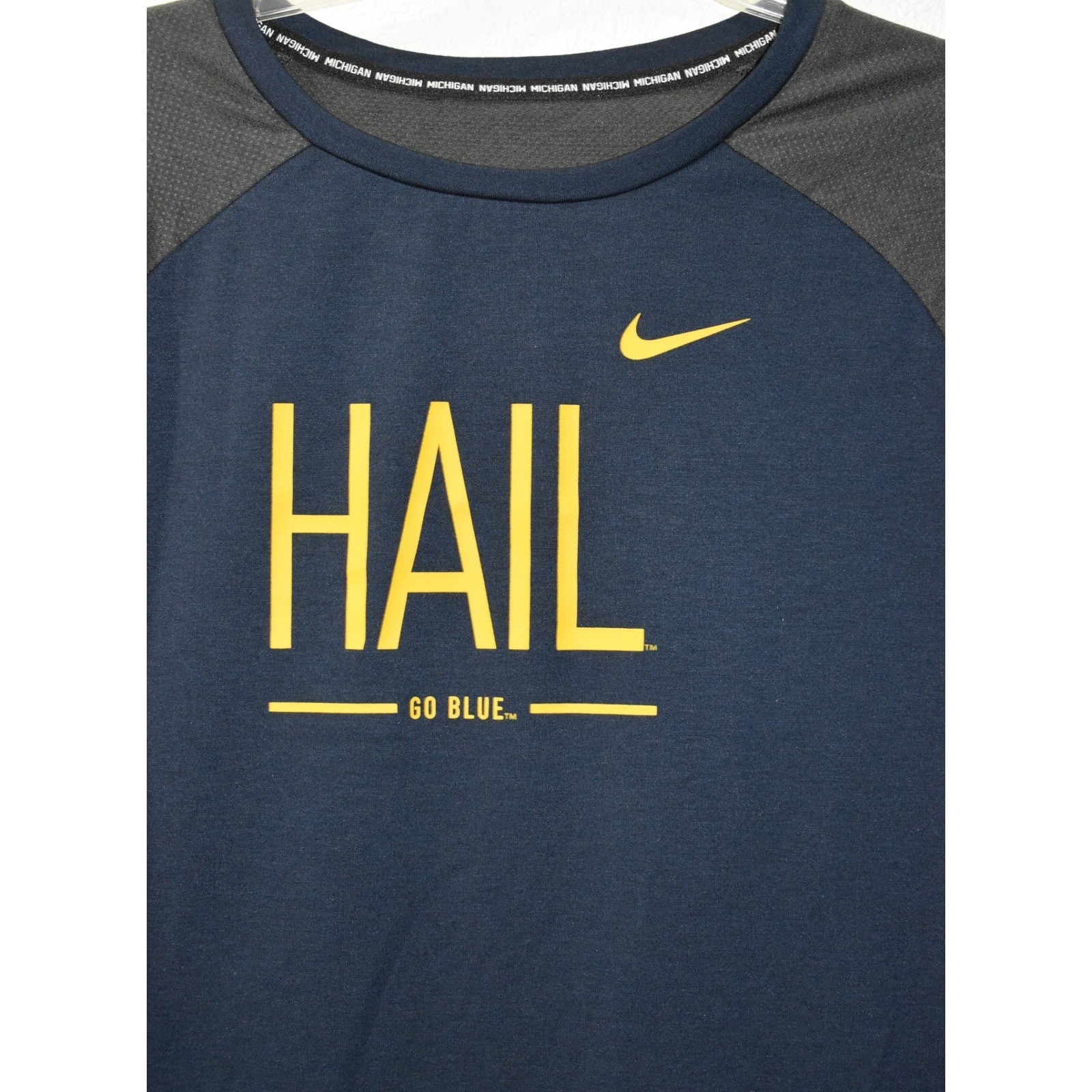 Nike Dri-FIT Michigan Wolverines Hail Go Blue Long Sleeve Shirt Mens Medium Navy gallery
