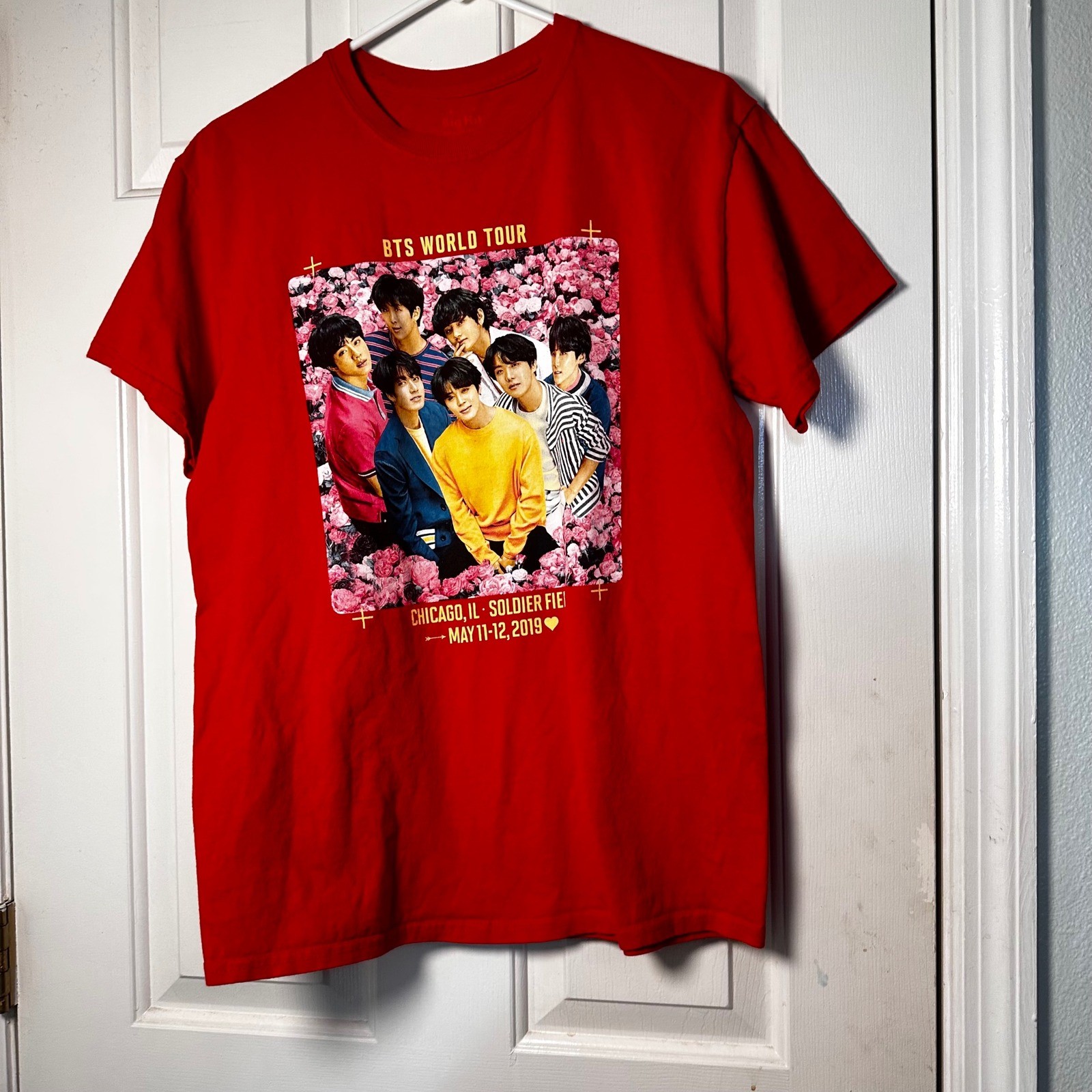 BTS World Tour 2019 Chicago Soldier Field Concert T-Shirt Red Mens Medium K-Pop gallery