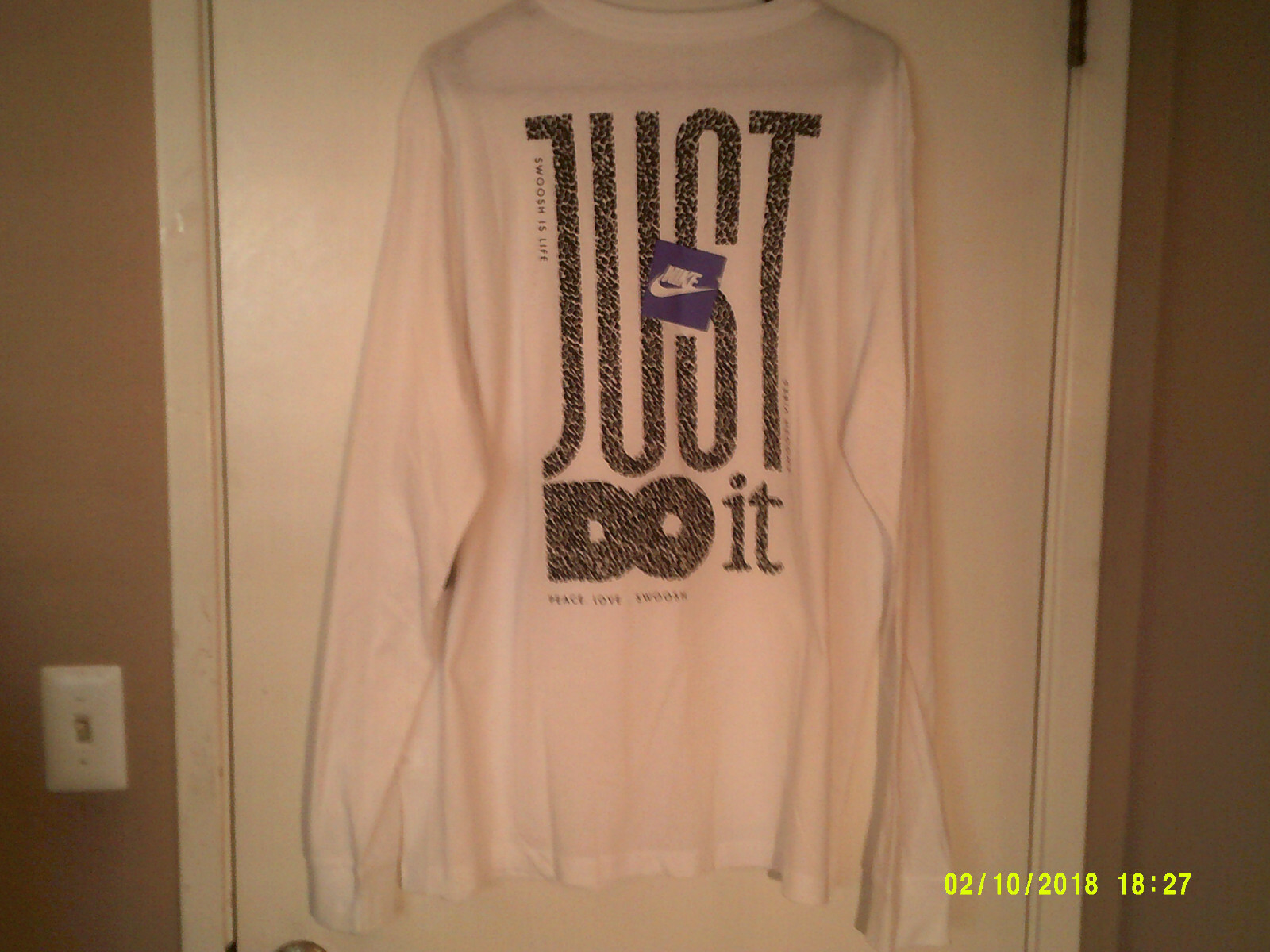 NEW NIKE SPORTSWEAR “Brand Riffs LS Tee” MEN’S WHITE MULTI-COLOR T-SHIRT 2XL