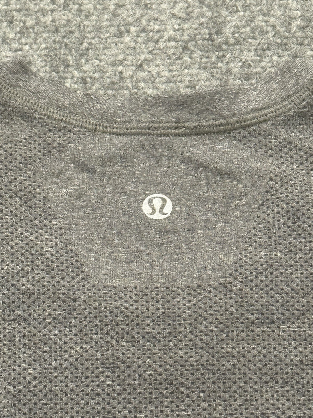 Lululemon Metal Vent Tech Mens T-Shirt Large Grey Athleisure Tee 125 gallery