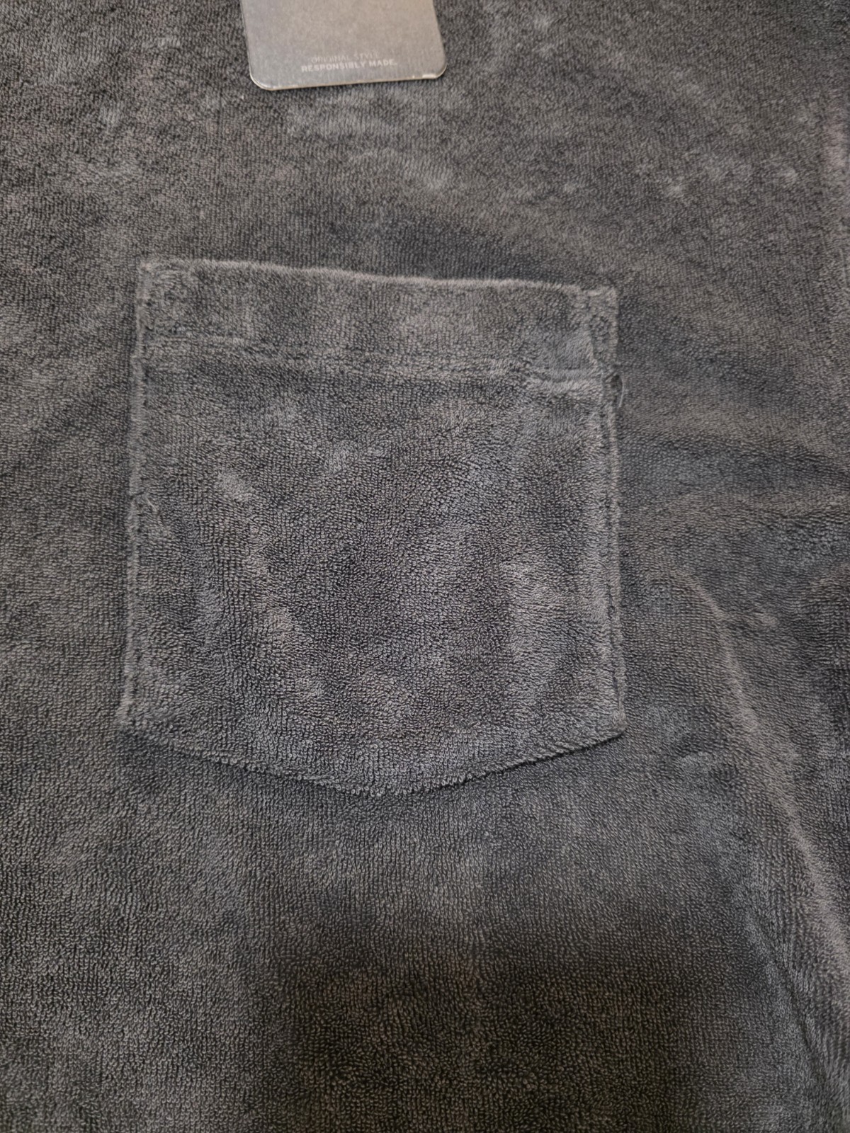 Levis Men's Pocket Towel Type Material Loose Fit T-shirt Size Small NWT gallery