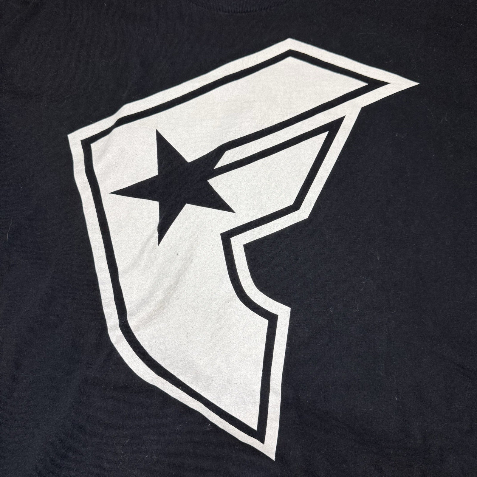 Famous Stars and Straps Center Logo Punk Black Men’s T-Shirt Size XL Y2K Skate gallery