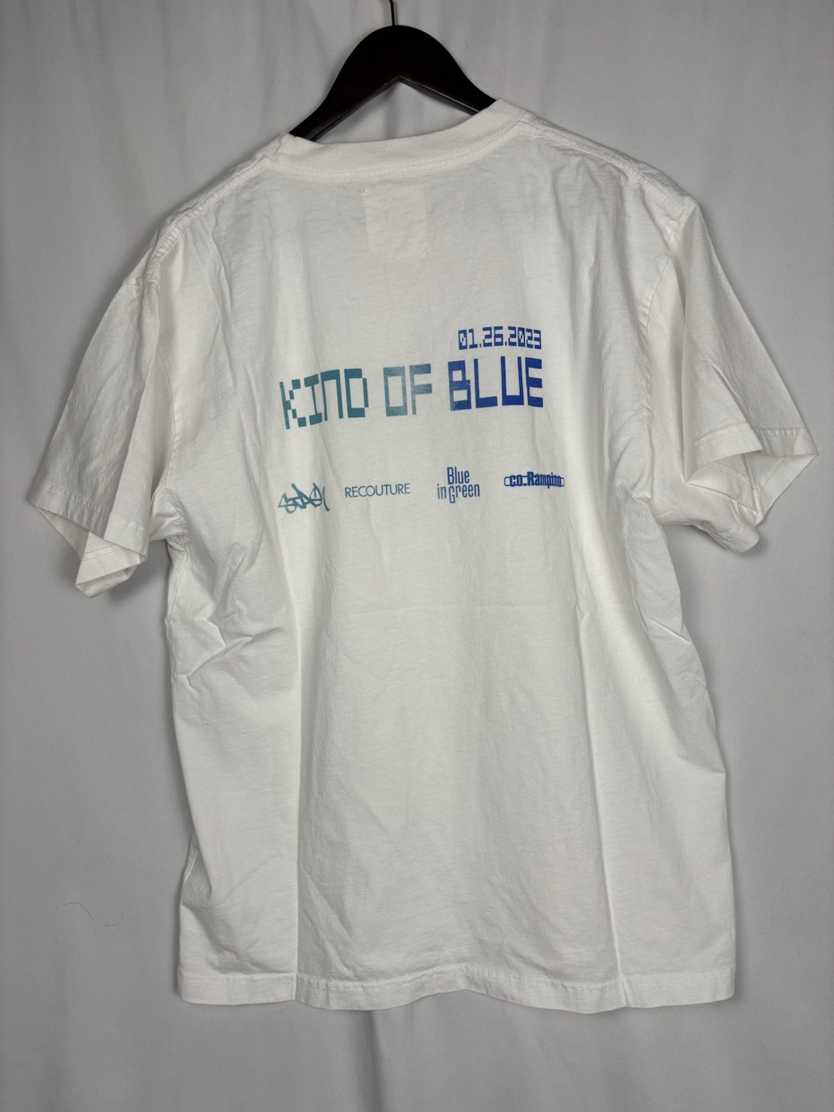 Blue In Green Stash NYC Kind of Blue Air Max Event White T-Shirt Size L gallery
