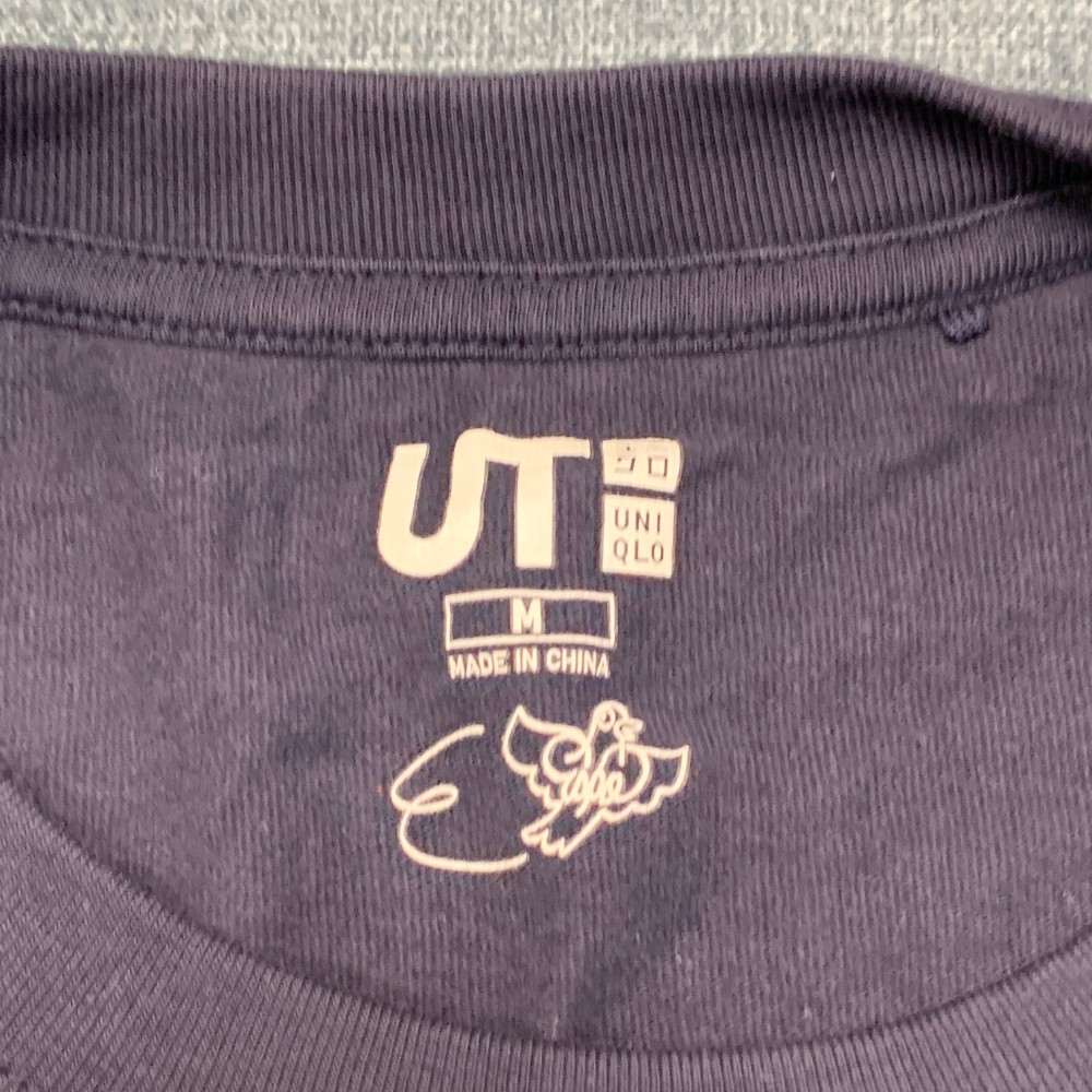 Uniqlo T-Shirt Mens Medium Navy Blue Cotton Work Graphic Casual Everyday Wear gallery