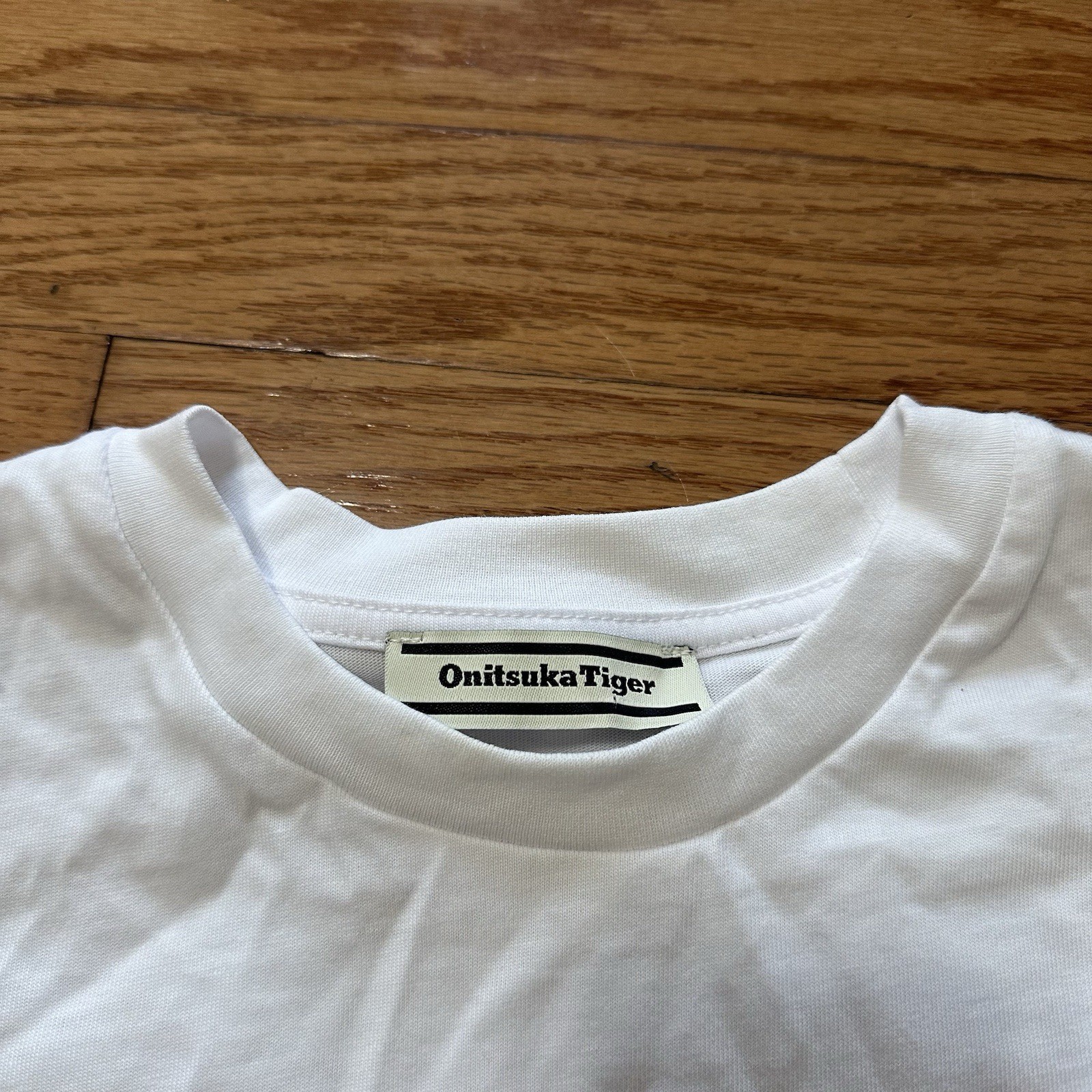 Onitsuka Tiger ASICS Tiger Face White Graphic Shirt Small Streetwear gallery