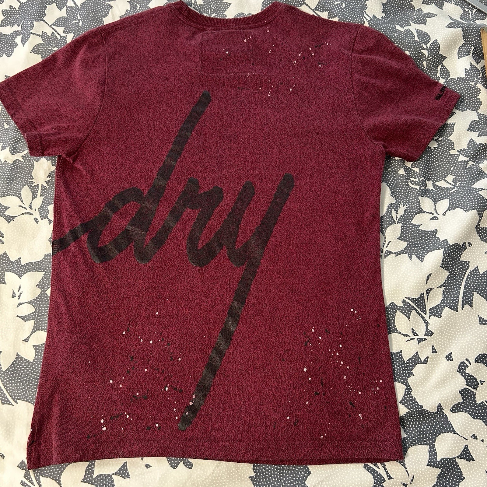 Superdry Sport NYC 1984 Men M Tee Burgundy Red Paint Splatter Top M10004SR gallery