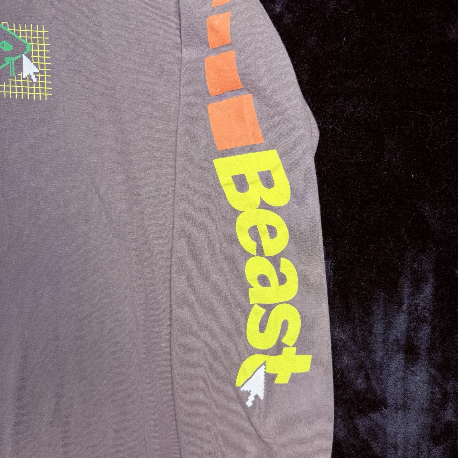 Mr Beast Mens Graphic Grey Long Sleeve T-Shirt Size L gallery
