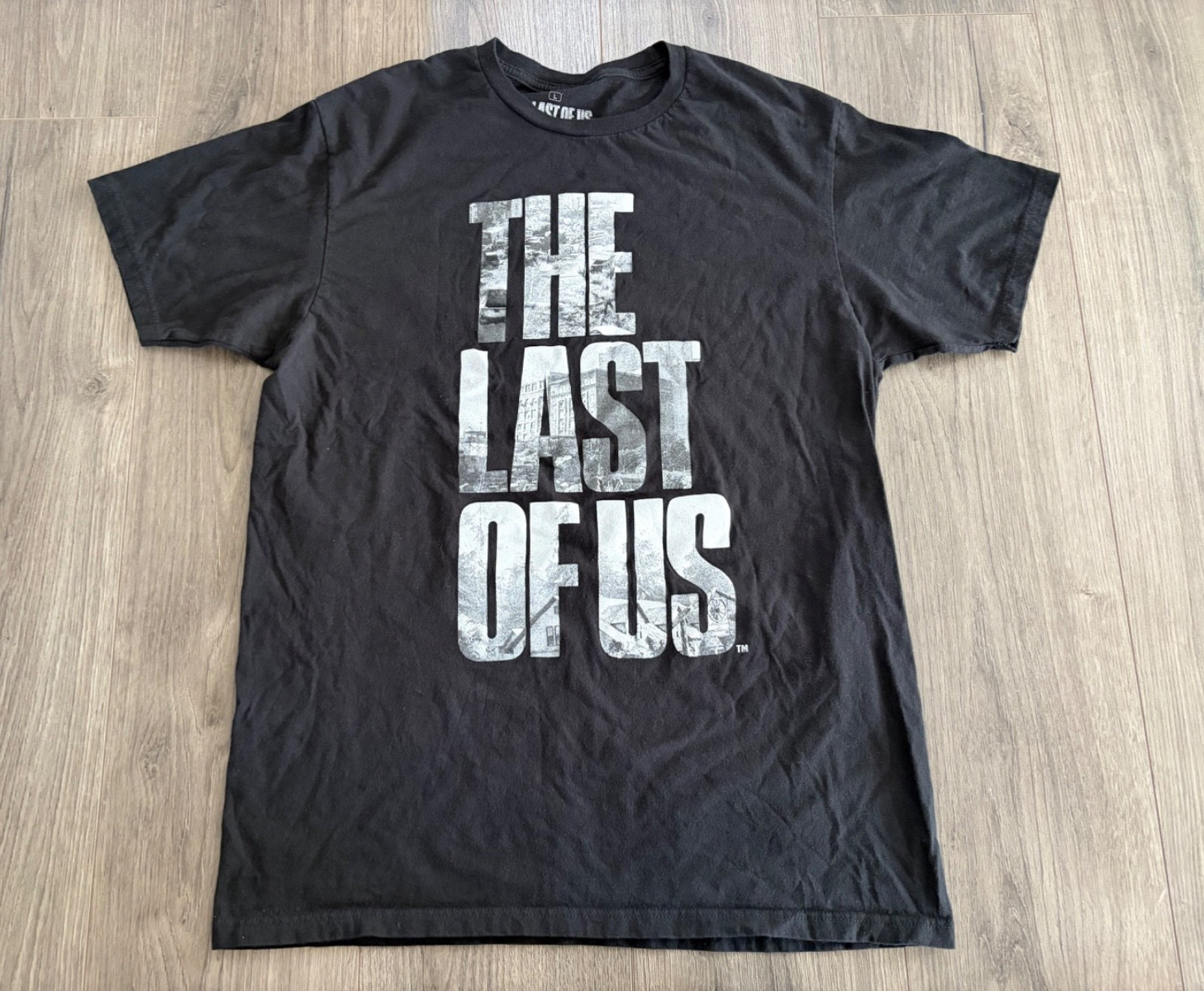 The Last Of Us T Shirt Large NAUGHTY DOG Video Game (Damaged/See Description) gallery