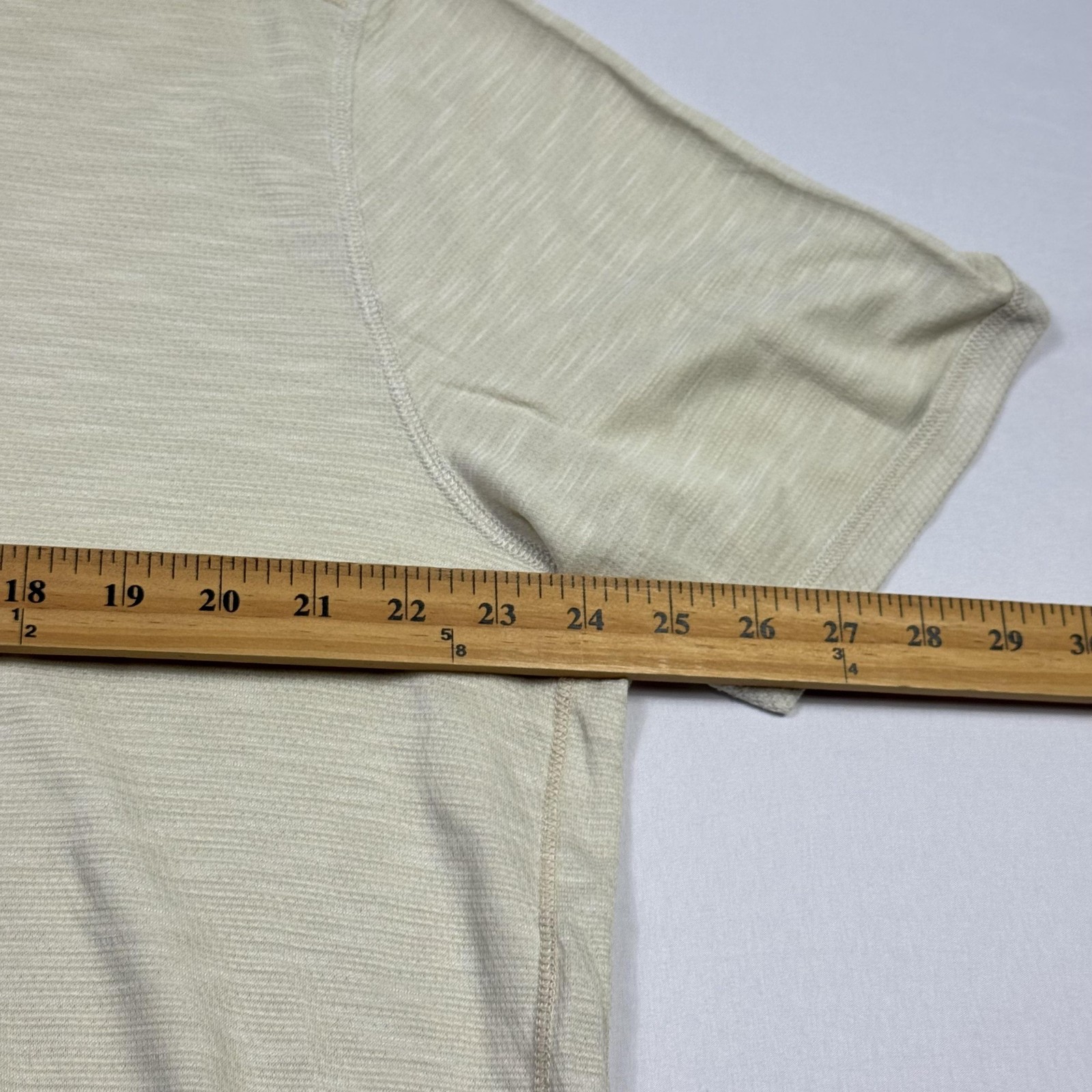 Tommy Bahama Shirt Mens Large Beige Textured Knit Short Sleeve Crewneck Casual gallery