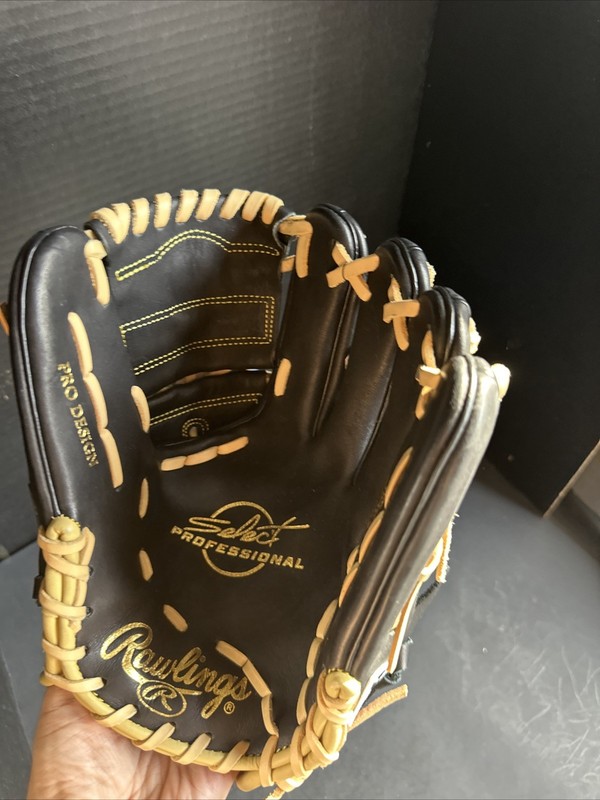 Rawlings R9 Series 11 3/4” Baseball Glove RHT New With Tags Adult #R121