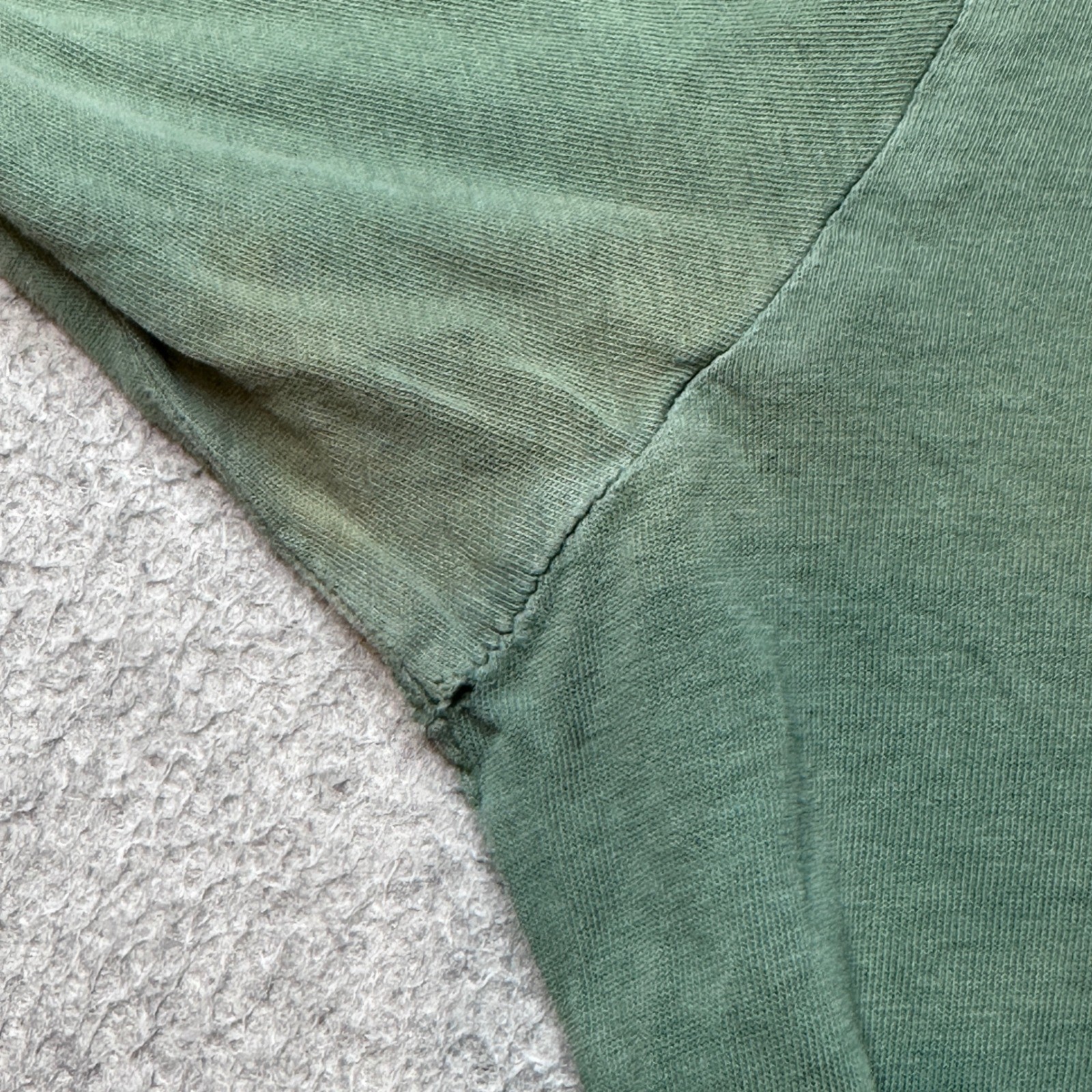The North Face T-Shirt Mens M Green Long Sleeve Camo Logo NF0A3FQ8 Crewneck gallery
