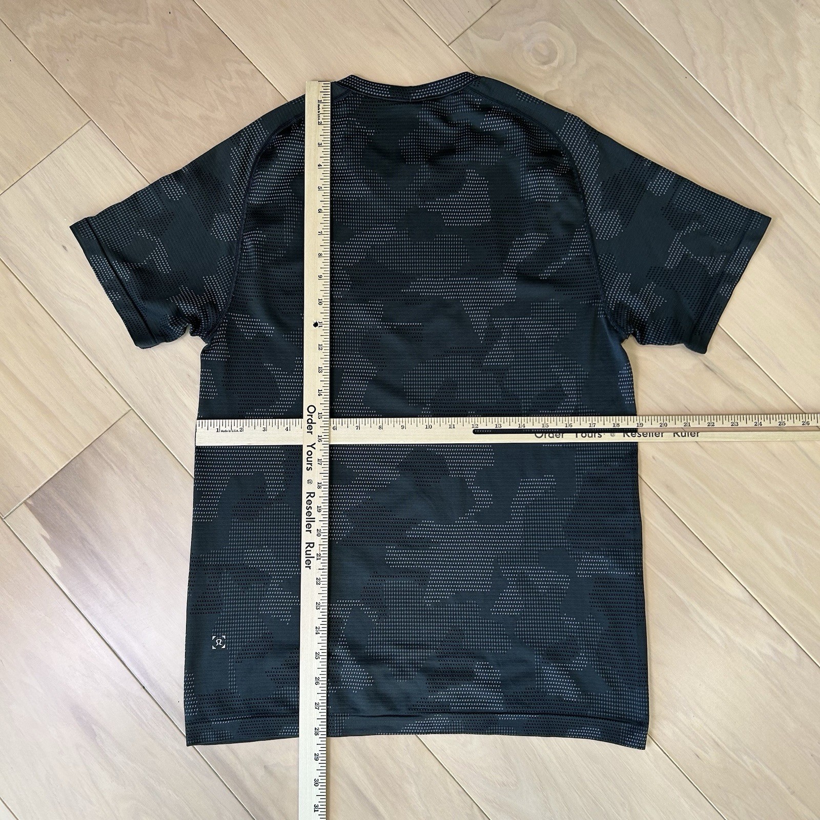 Lululemon Metal Vent Shirt Short Sleeve Men’s Medium gallery