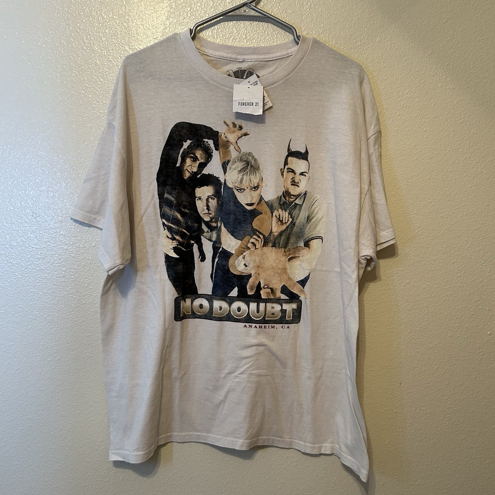 New Forever 21 No Doubt Shirt Large Gwen Stefani Punk Rock Music Anaheim BG24 gallery