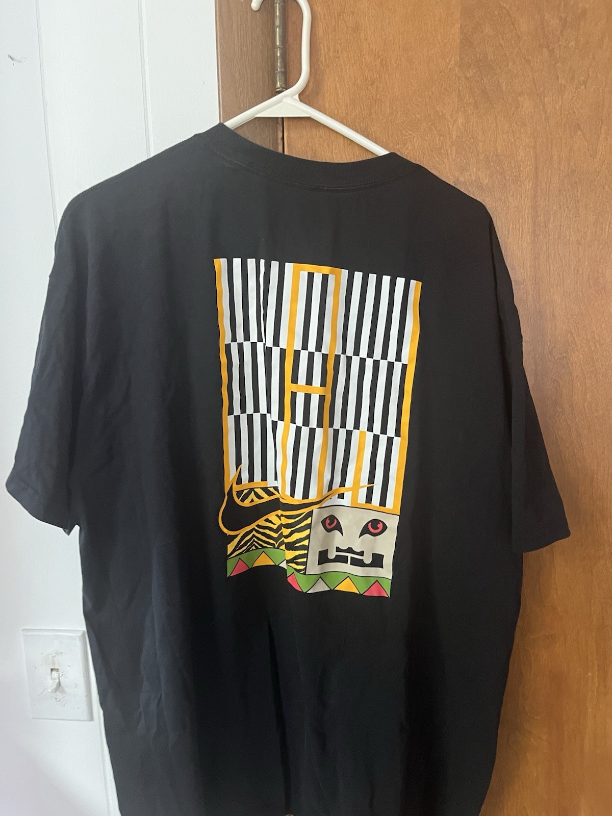Nike The Nike Tee Loose Fit Graphic Black XXL Men's Short Sleeve T-Shirt gallery