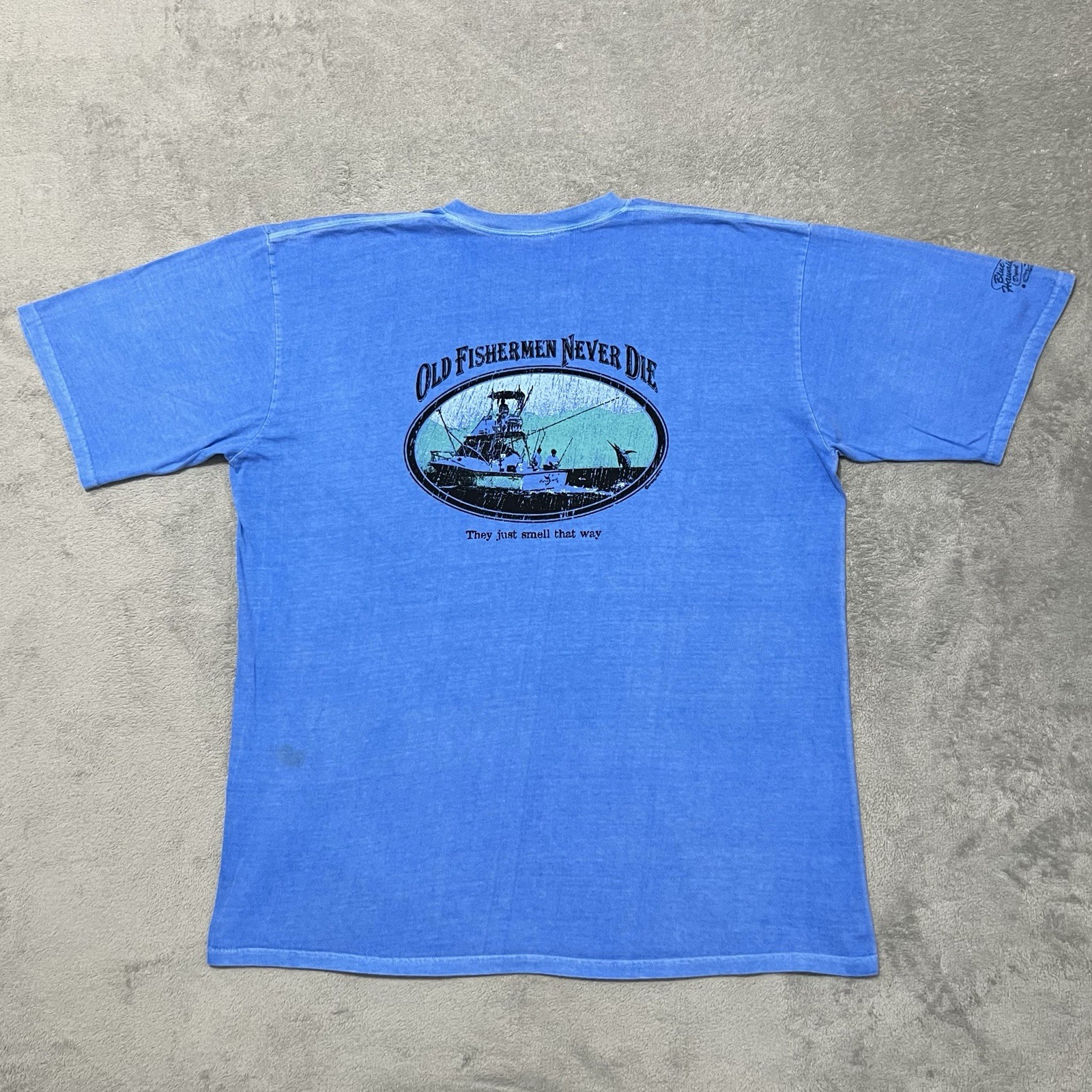 Crazy Shirts Shirt Mens 2XL Blue Fisherman Never Die They Just Smell that Way gallery