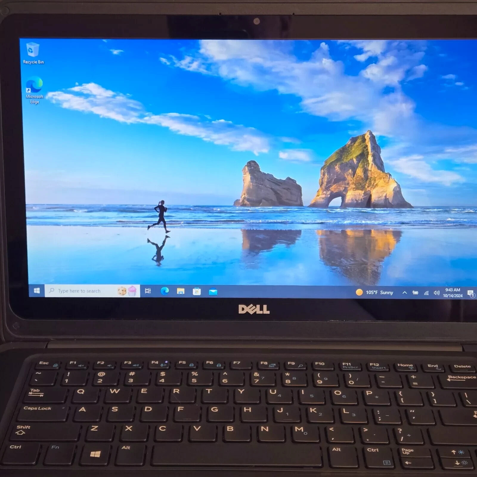 Dell Latitude 3380 13.3” Core i3-6006U 2.00Ghz 4GB RAM 128GB SSD. With Charger