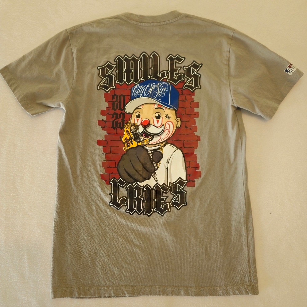 City Of Sin Gray Graphic Tee with Cartoon Design Size S gallery