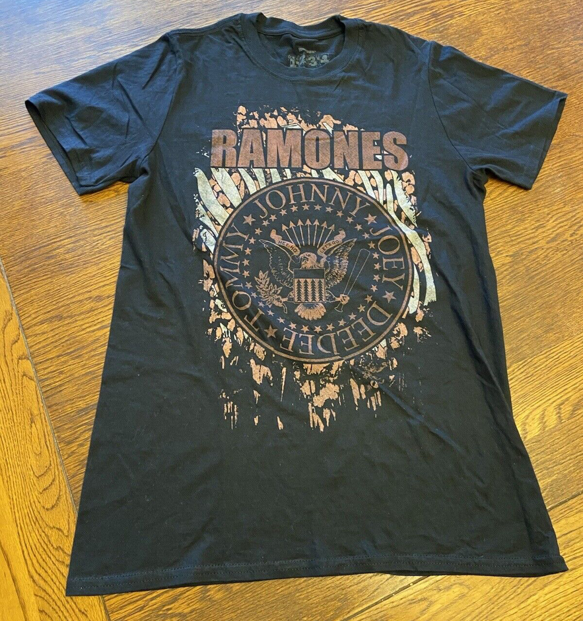 Ramones Retro Punk Band Seal Johnny Joey Deedee Tommy Gray Graphic Shirt Size M