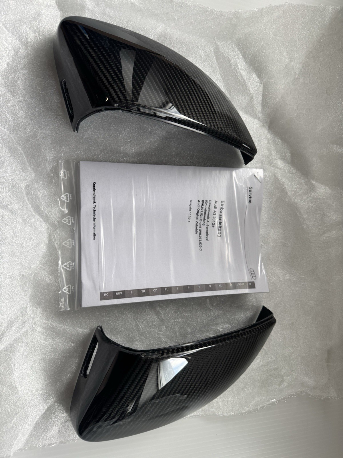 8V0072530C3Q0. Audi A3 8v Carbon Mirror Caps With Side Assist.