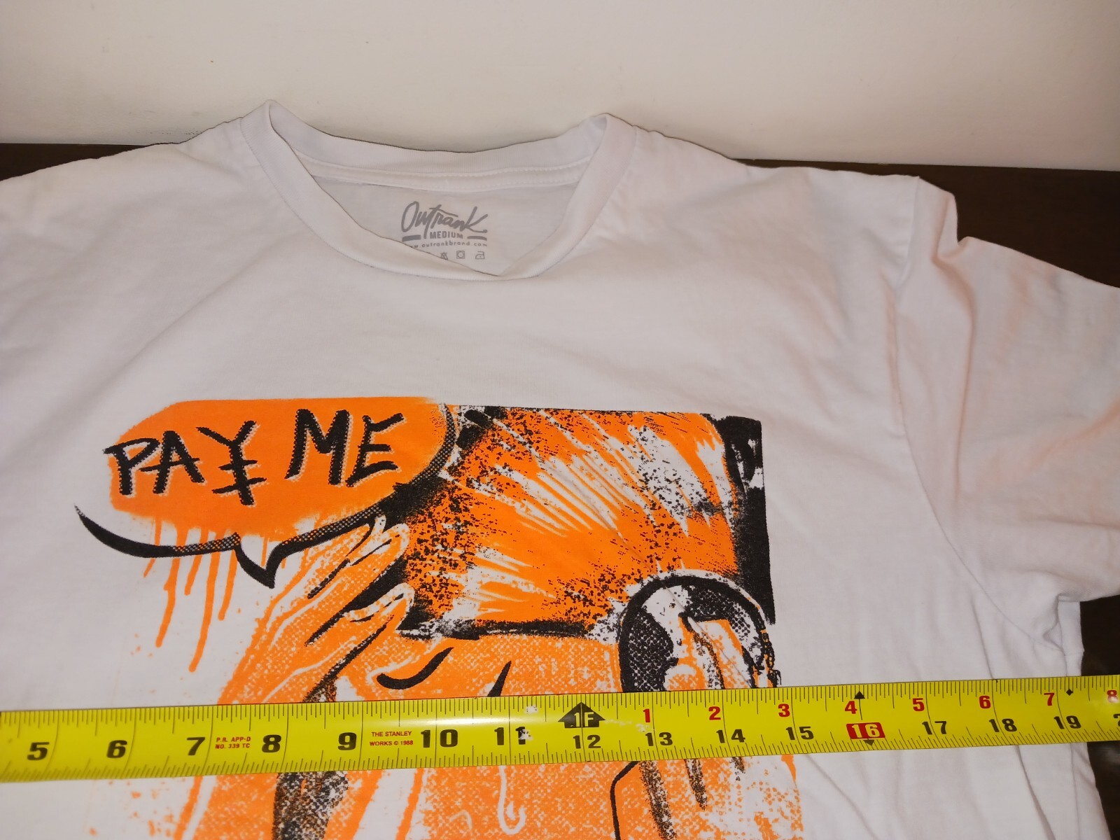 OUTRANK "PAY ME, CRYING" Men's Medium White TSHIRT Orange/Blk Graphic, Money 💰 gallery