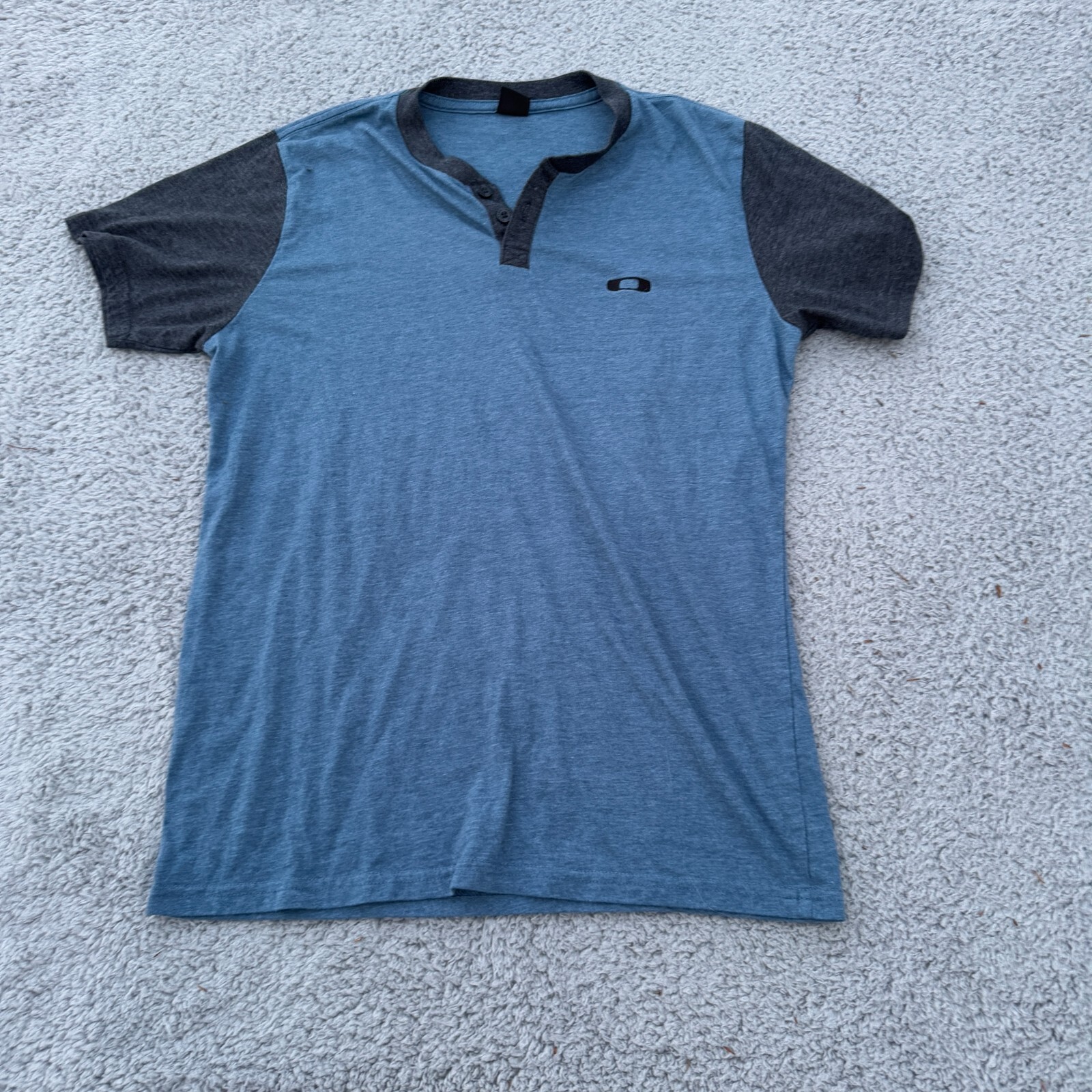 Oakley Henley Style T Shirt Size Small Blue Short Sleeve Cotton Blend Preppy gallery