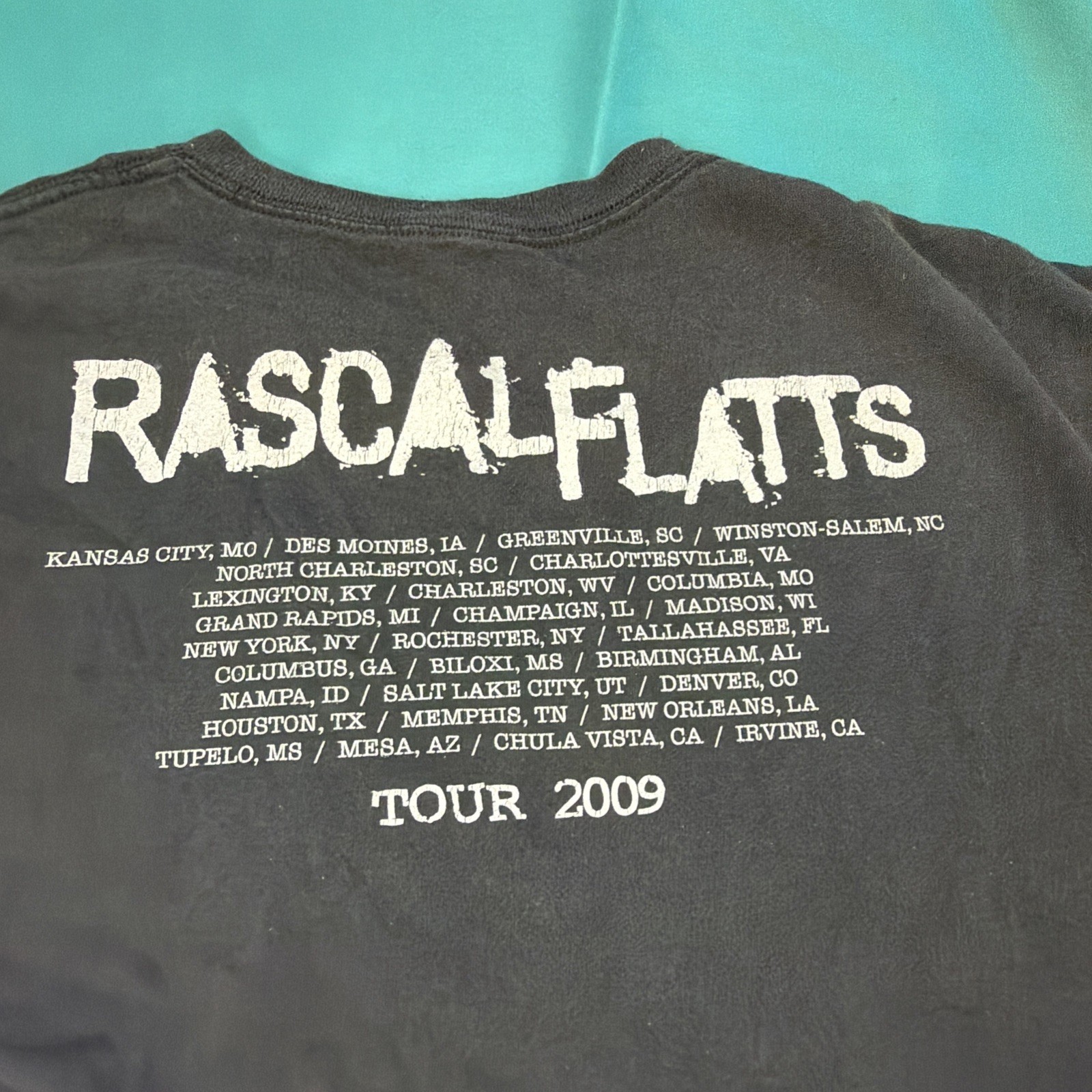 Rascal Flatts 2009 Still Feels Good Tour Concert T-Shirt Large gallery