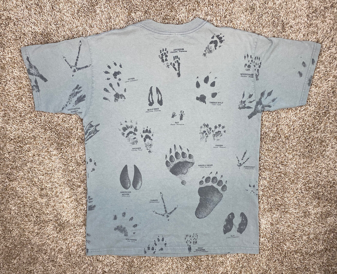 90s Animal Foot Prints Shirt Men Sz Large AOP Queen Helmina Park Double Nature gallery